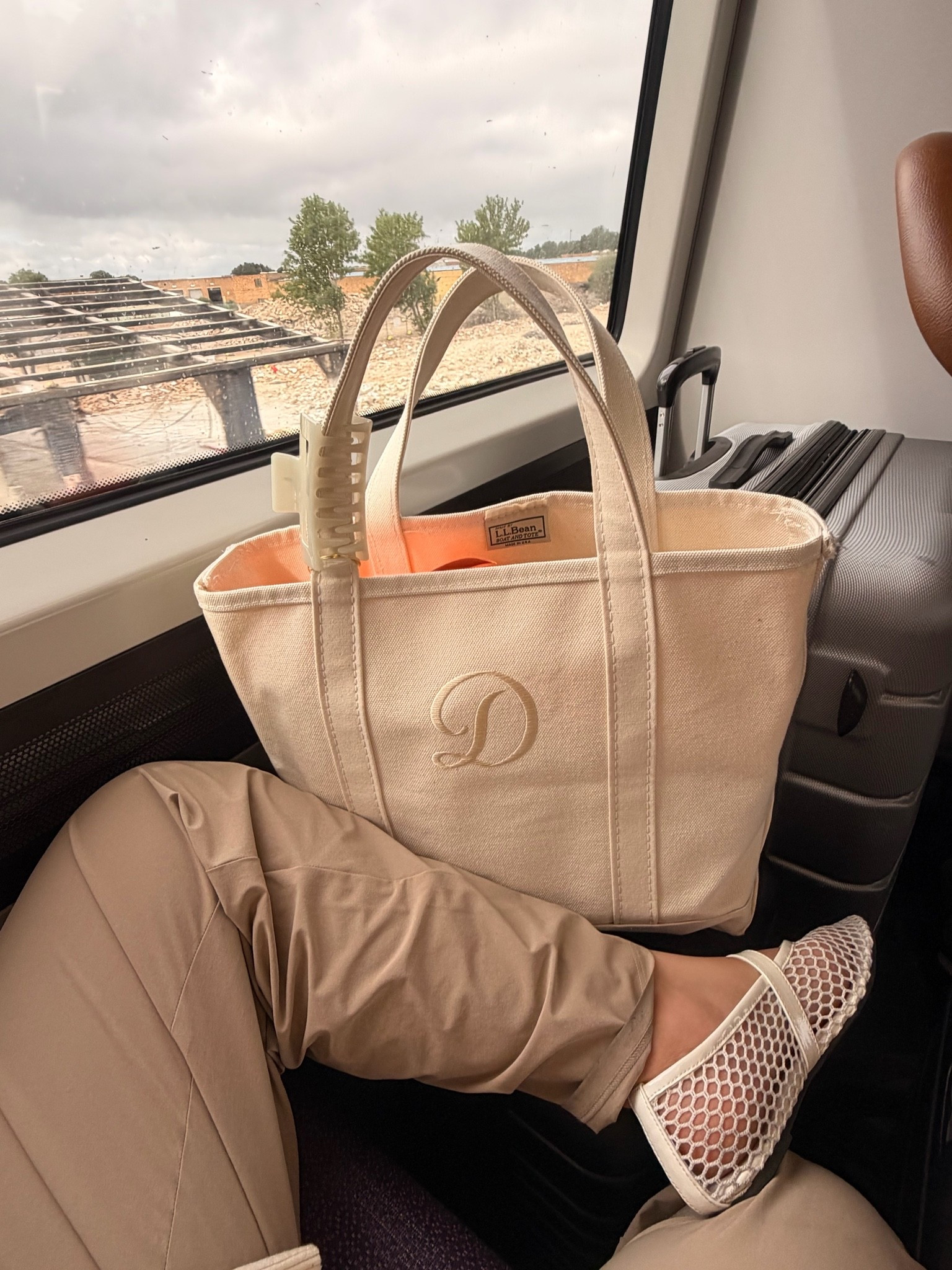 obsessed with this bean tote & you can fit so much! Perfect for road trips, plane, everyday bag! 

#momstyle #mombag #totebag #airportstyle #travelbag #everydaybag #llbeantote #flats #nordstromfinds #whiteflats #giftsforher #personalizedtote #personalized

#LTKSaleAlert #LTKTravel #LTKU
