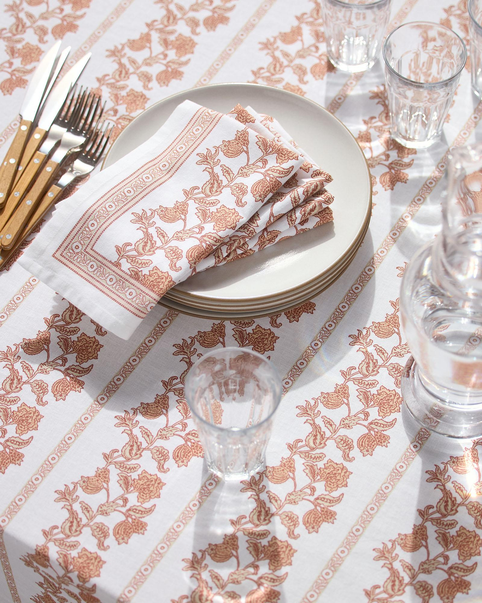 Fiargo Tablecloth & Napkin Bundle | Serena and Lily