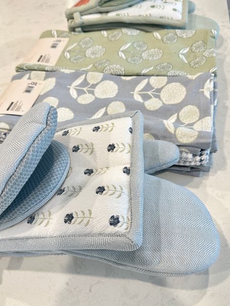 New block print oven mitt and kitchen towels 

#LTKSaleAlert #LTKHome #LTKFindsUnder50