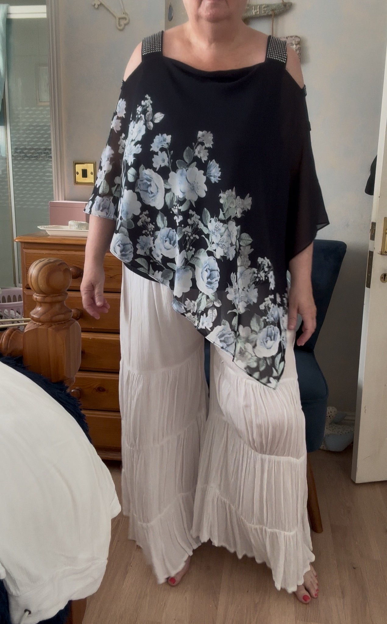 Comfy style // holiday outfit // vacay outfit // airport outfit // linen Co-ord

#LTKeurope #LTKstyletip #LTKsummer