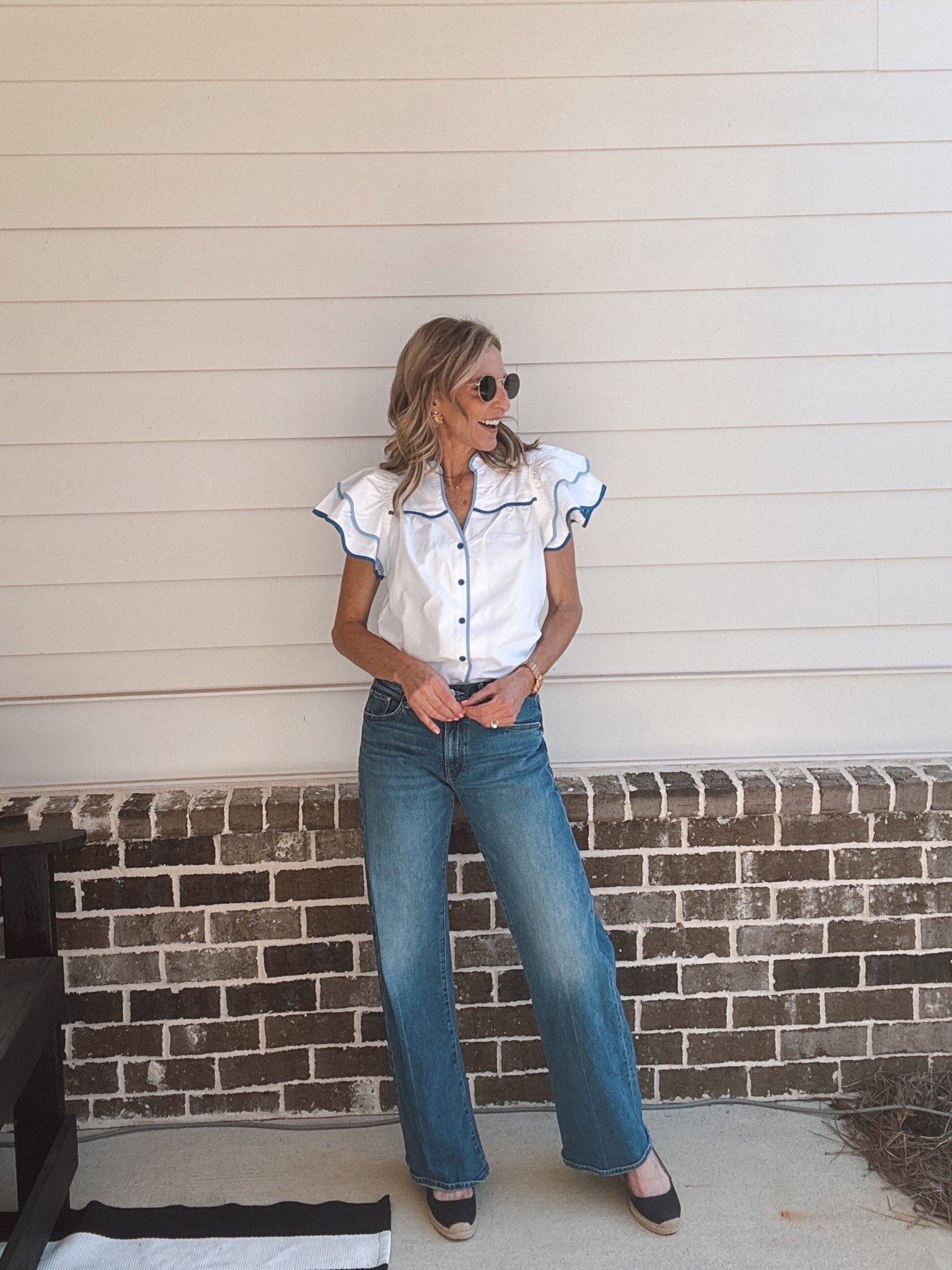 Casual Friday style that doesn’t cost more than lunch. This Amazon top is less than $20 and the little details make it feel so much more elevated. The flutter sleeves and contrast trim give it just enough interest while still being an easy throw-on with your favorite denim. Perfect for casual Fridays, weekend errands, or lunch with friends. Comment “FRIDAY” and I’ll send the link.

Wearing a size XS 

#LTKgrwm #LTKmomlife #LTKootd