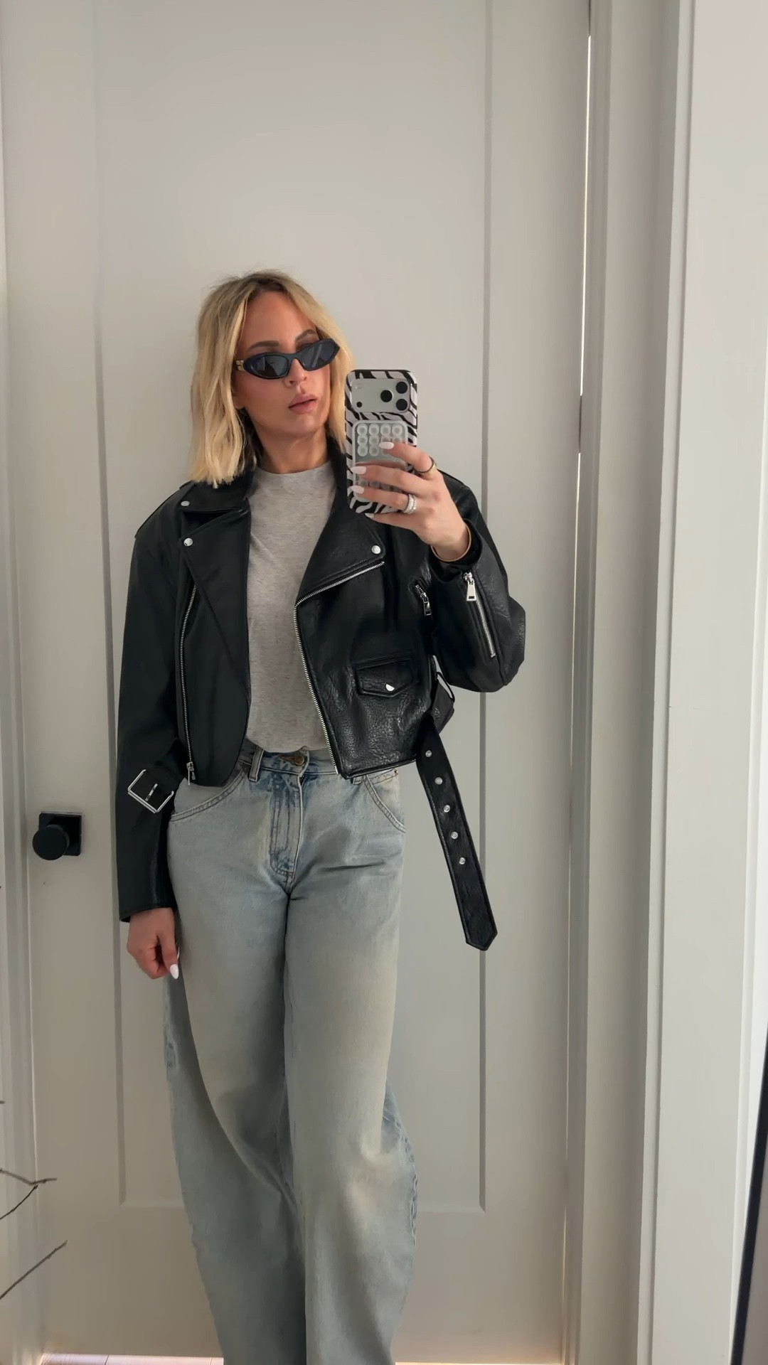 Wearing a medium in the Zara jacket. This jacket looks designer, do not wait on this one! Jeans run tts, wearing a small in the tee


@Steve Madden US @Zara 

#LTKOver40 #LTKTall #LTKootd