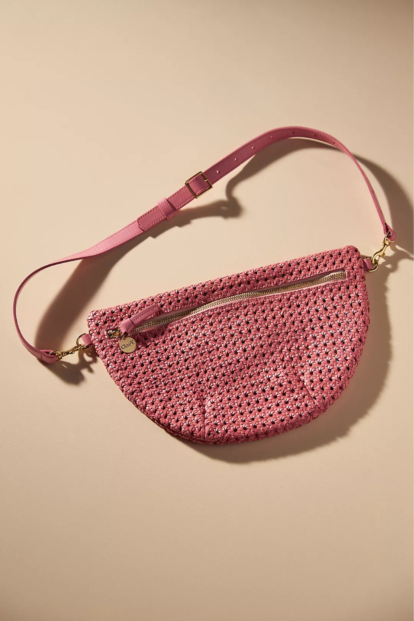 Cute sling bag!

#LTKitbag