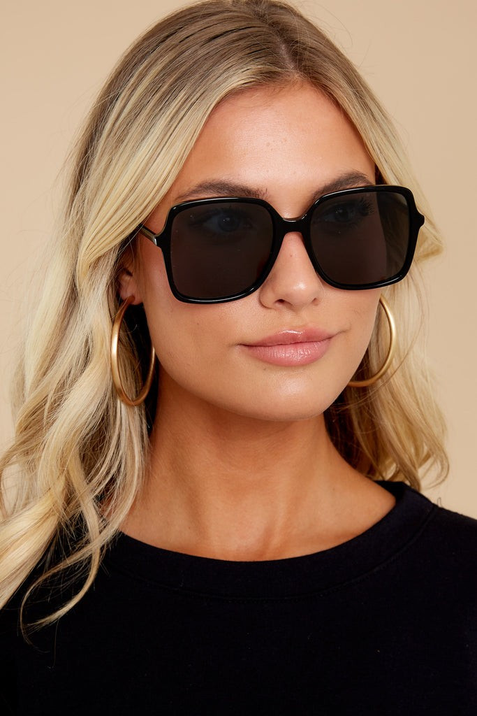 Hutton Black Smoke Sunglasses | Red Dress 