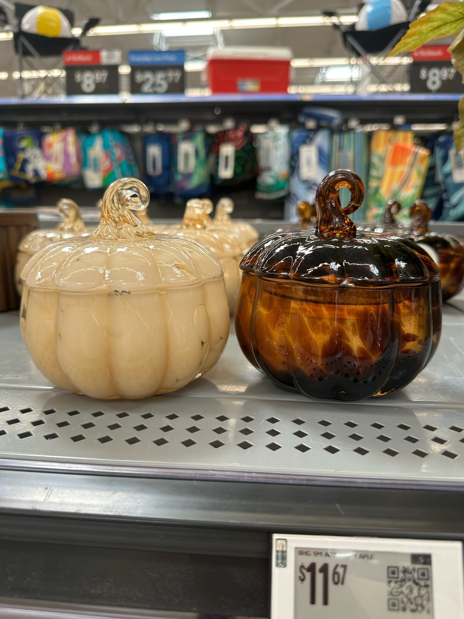 Walmarts fall candles are on FIRE 😉😎 These candles are simply the cutest print and the pumpkin candle be reused! Walmart candle + candle find + Walmart find + fall find + fall home decor