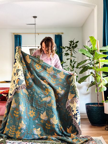 This Anthro Inspired boho throw blanket will be your next living room obsession. Incredibly soft, double sided with the cutest fringe detail. Comes in a ton of color and pattern options. 

#LTKhome