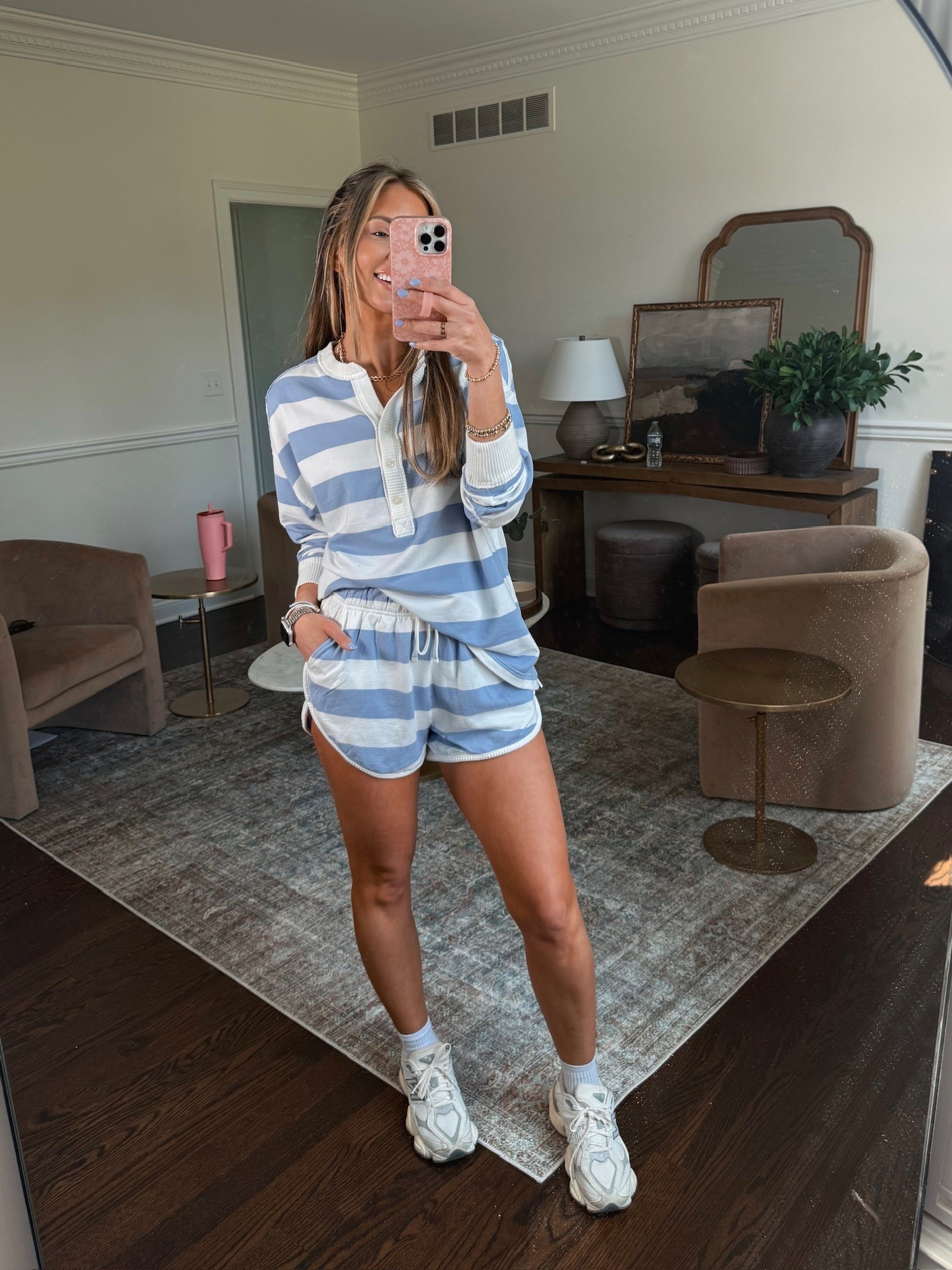 This summer set is the perfect lightweight cozy look!! 🩵🤍🩵🤍