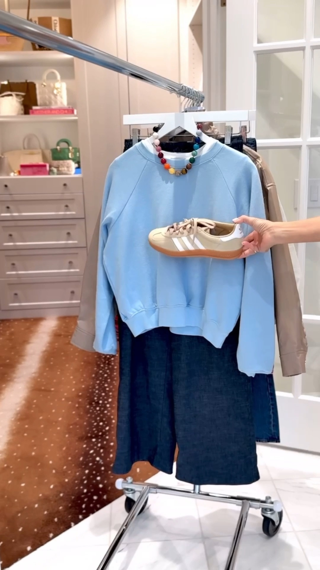 New outfit ideas! These pieces are perfect for spring and great for travel! I’m loving all the color and pretty shades of blues and pinks 💓

@evereveofficial #everevepartner