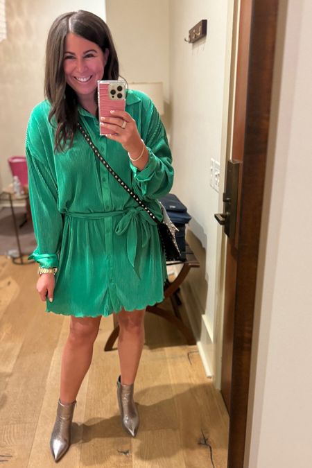 Love this trendy green dress for a night out! I wore this to dinner our second night in Charleston!! So cute and comfy!!! 

#LTKstyletip #LTKmidsize #LTKfindsunder50
