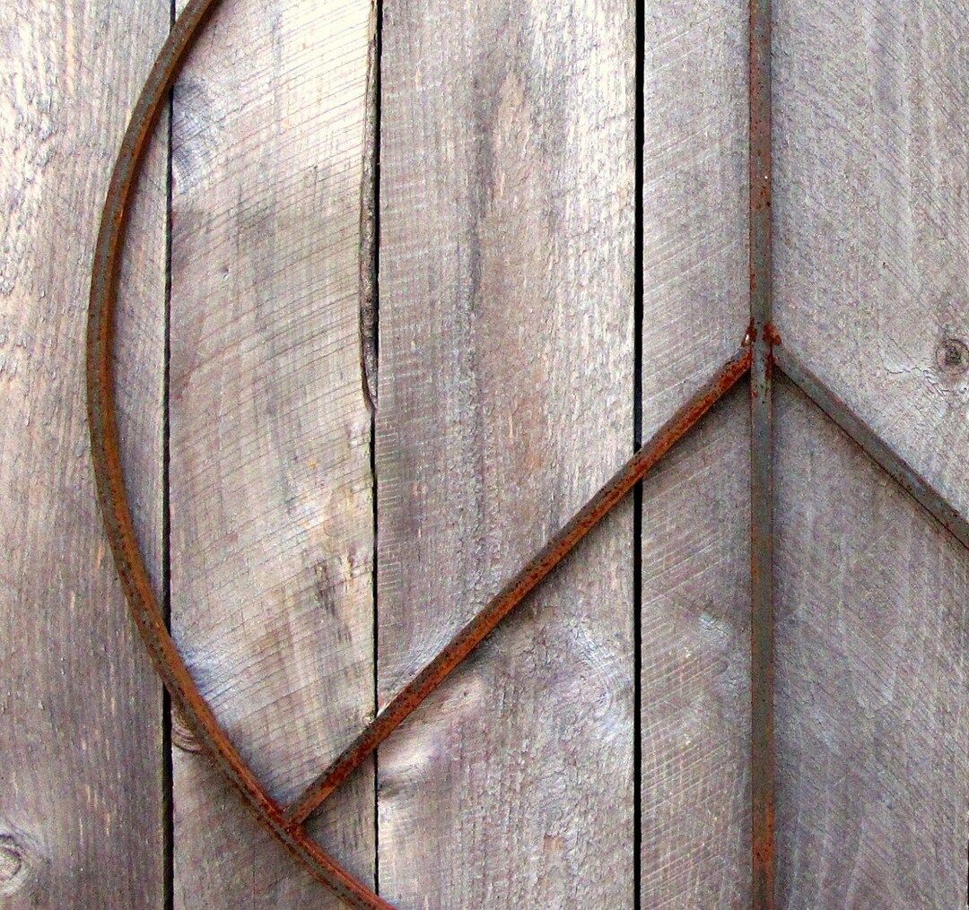 22 Steel Peace Sign Wreath or Wall Art Rustic Sculpture for - Etsy | Etsy (US)