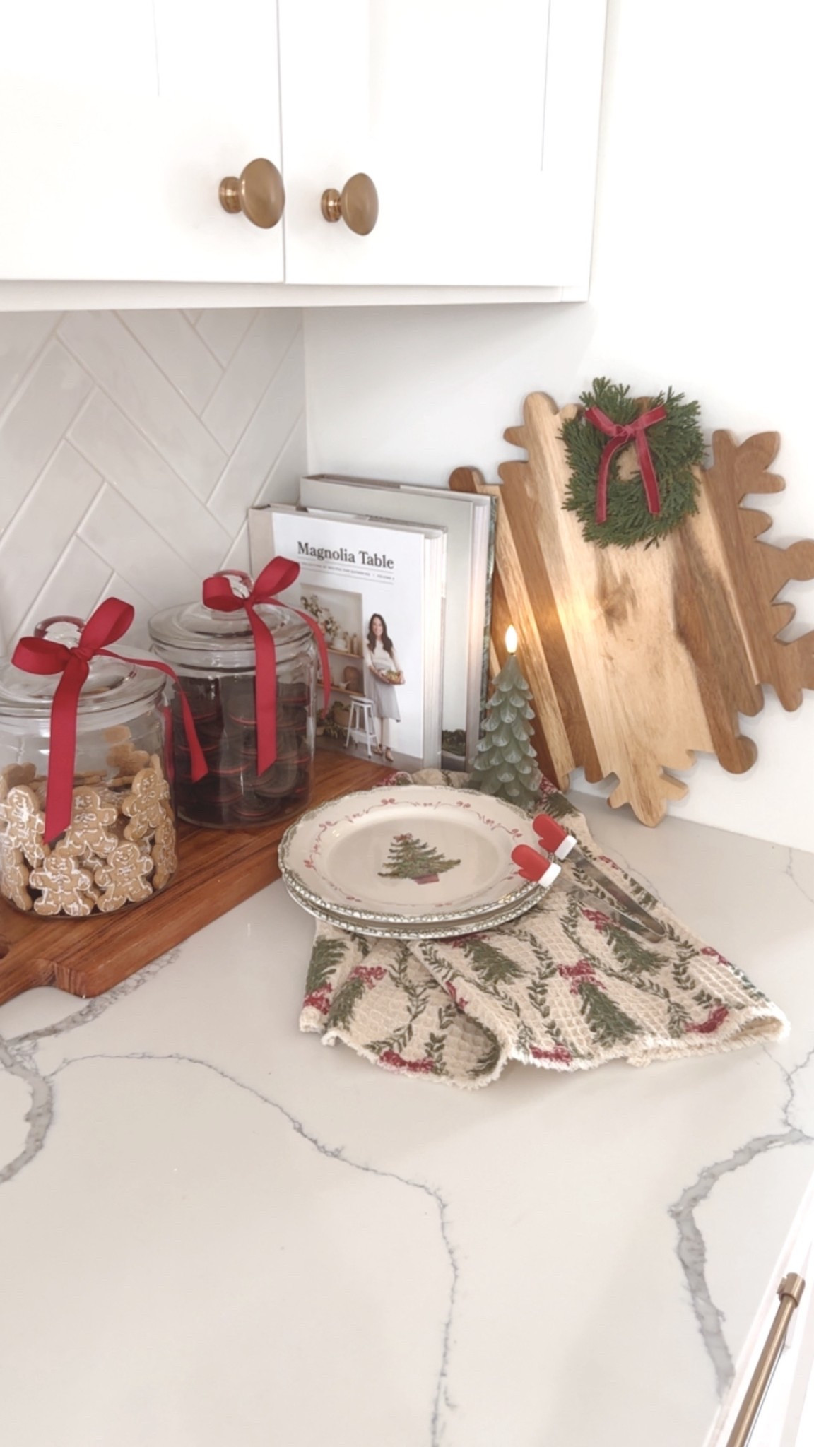 Christmas Kitchen Corner Styling ✨🕯️

#LTKHoliday #LTKSeasonal #LTKHome