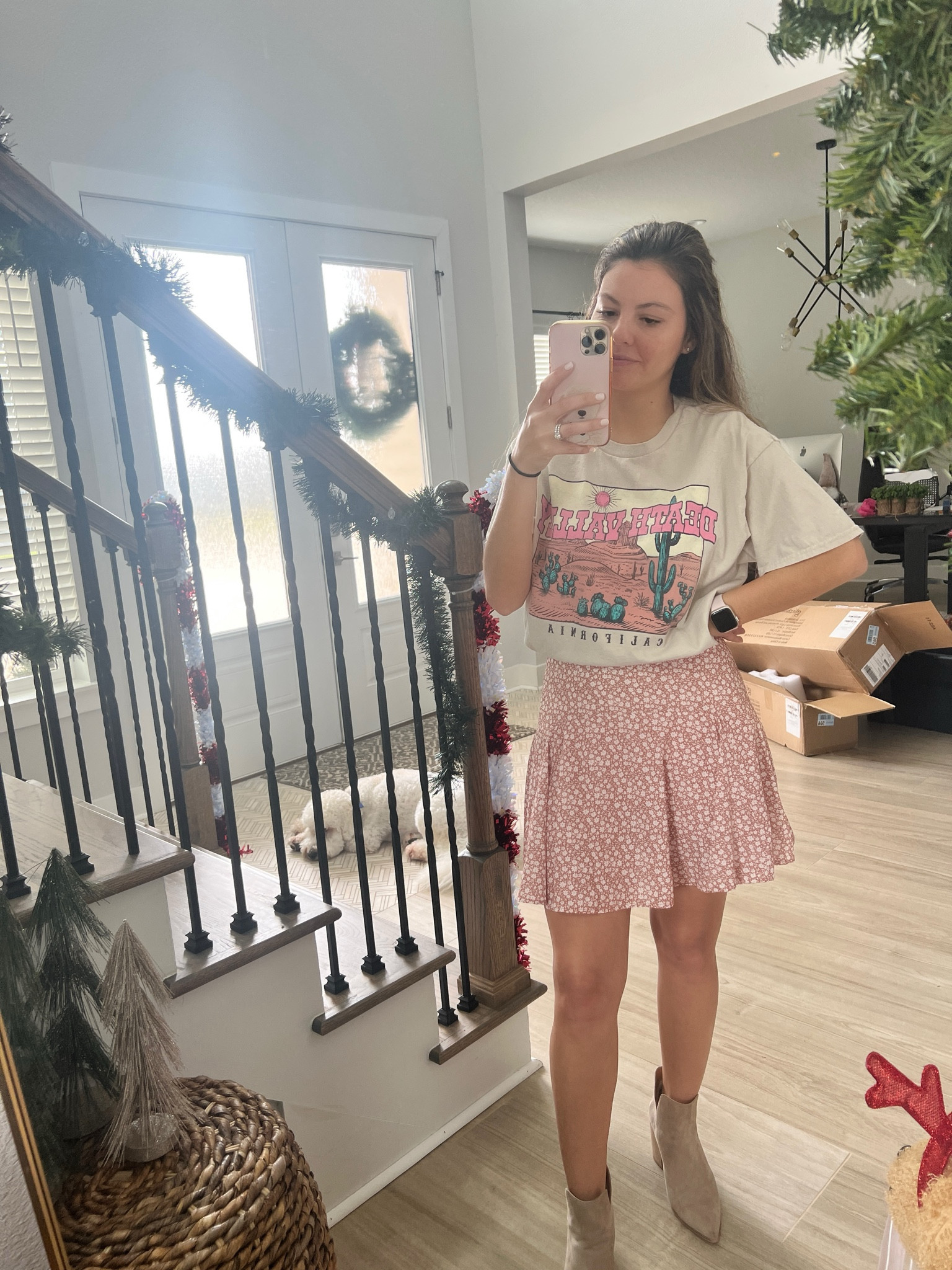 This oversized tee doesn’t get any better for $10!

#LTKHoliday #LTKsalealert #LTKfit