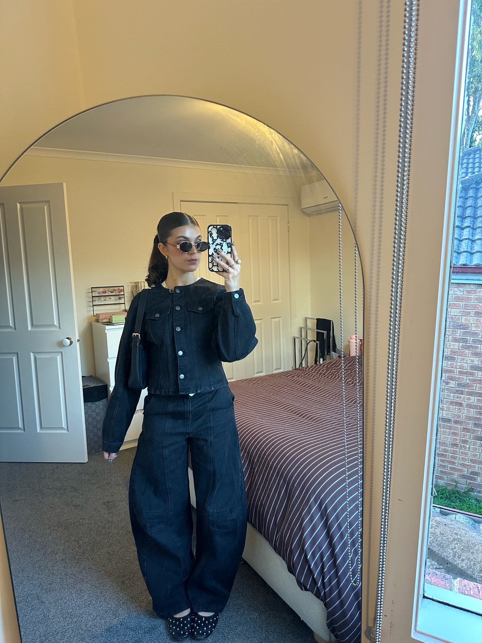 The coolest barrel leg jean and fitted denim jacket set from Decjuba

#LTKaustralia #LTKjeans #LTKwinter