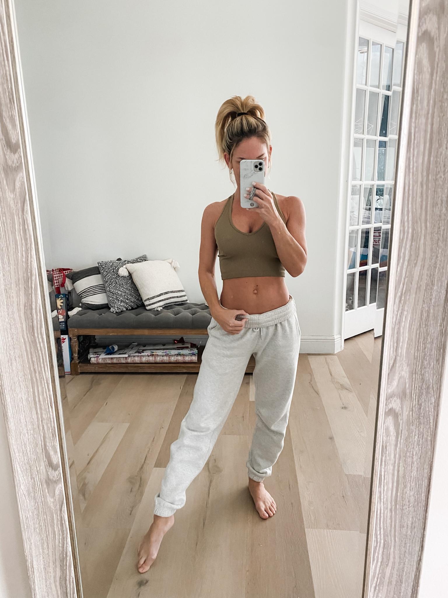 Aritzia Sweats on sale! 
Amazon crop tops 🫶🏻

#LTKActive #LTKSeasonal #LTKFitness