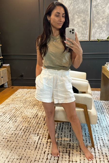 These shorts are only $15 and the top is currently on sale for 19!

Crop top / linen shorts/casual outfit/vacation outfit

#LTKSeasonal #LTKSaleAlert