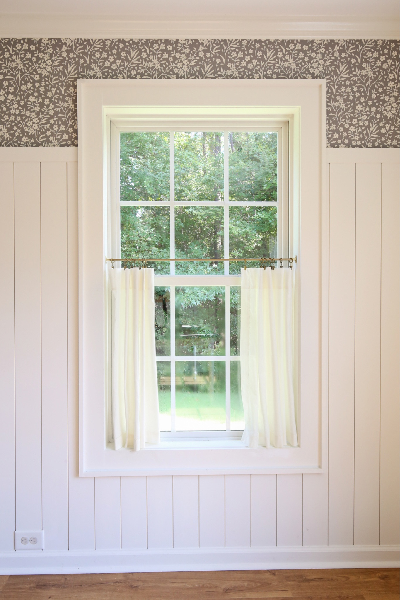 How to hang cafe curtains, cafe curtains, DIY cafe curtain, cafe curtain hardware, brass hardware

#LTKHome