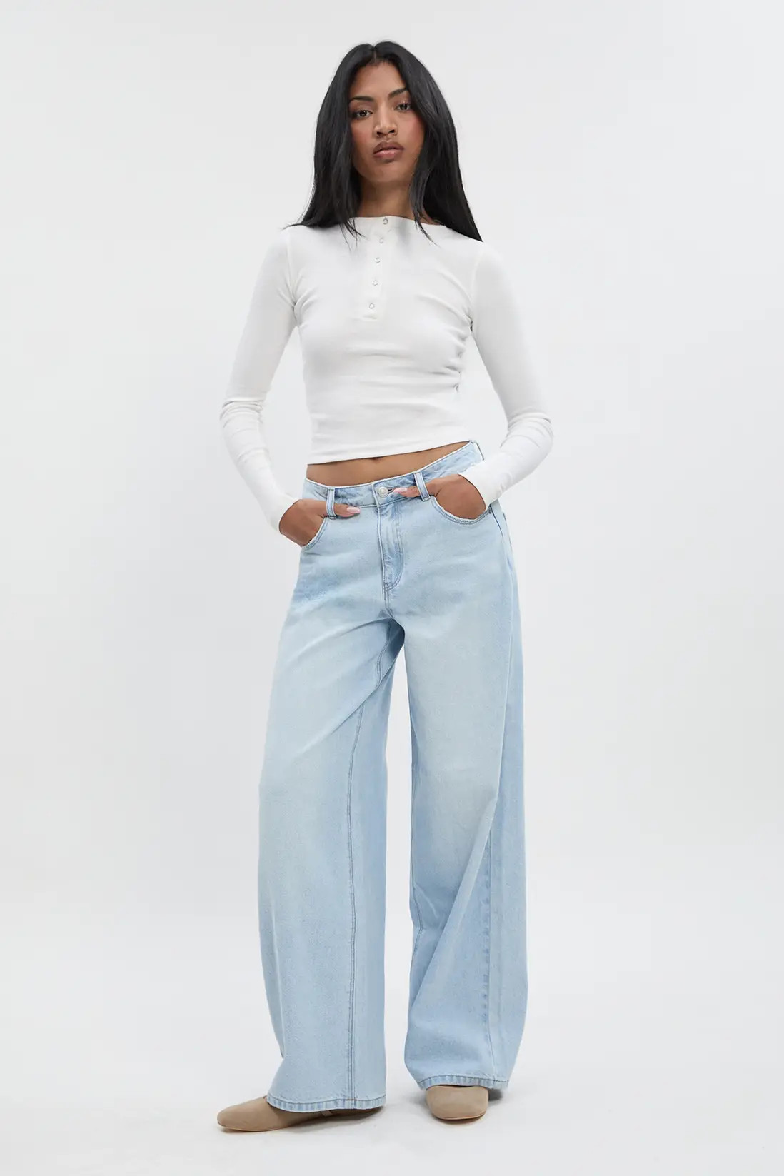 Bleach Wash Mid Waist Loose Fit Wide Leg Jean | Boohoo | Boohoo.com (UK & IE)