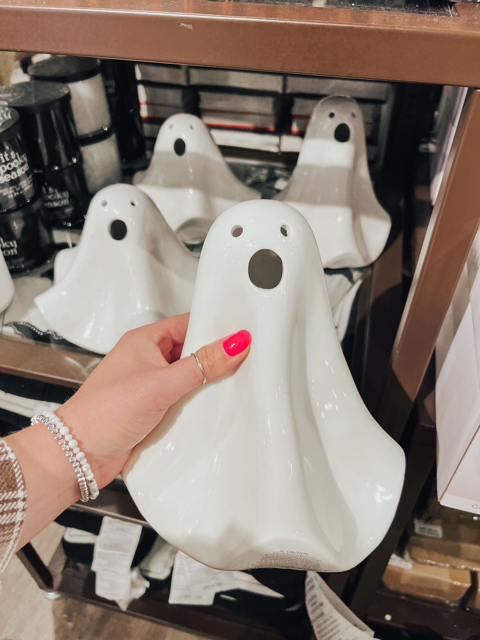 The perfect lil modern ghost 👻☺️

I’m more of a fall girlie than a Halloween girlie, so I snagged this to bring in some Halloween vibes in the cutest way possible!

#LTKhome #LTKHoliday #LTKfindsunder50