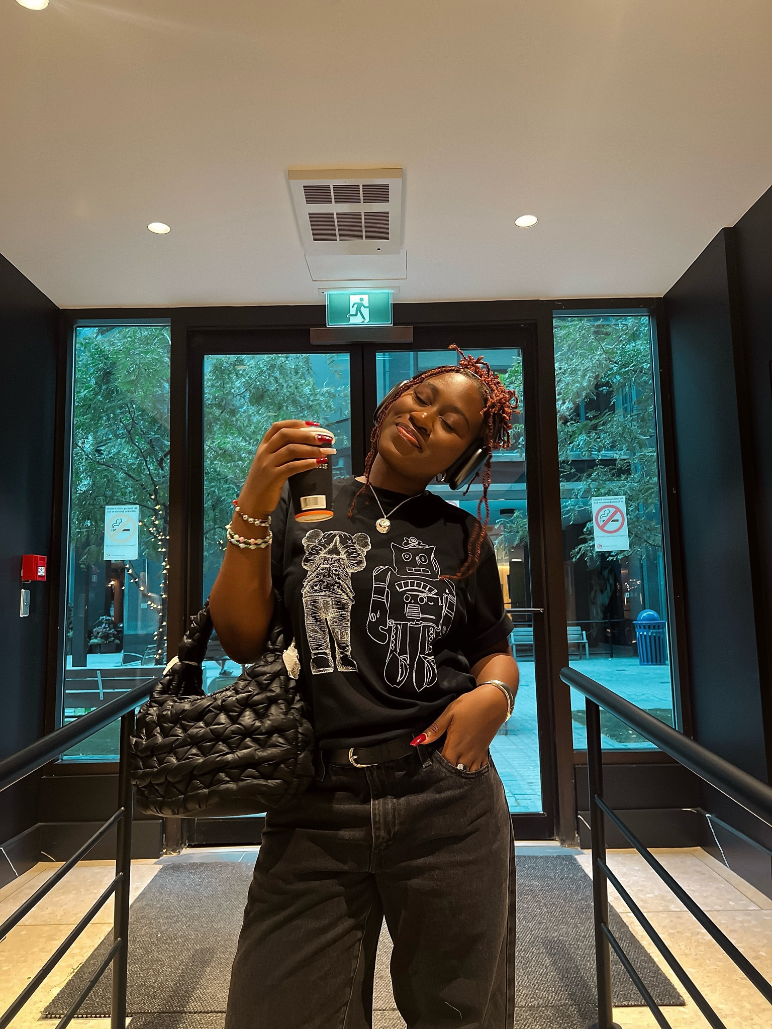 Casual summer outfit inspo styling Levi jeans

Levi baggy jeans, dad jeans, barrel jeans, all black outfit, graphic tshirt, monochrome outfit

#LTKStyleTip #LTKFindsUnder100 #LTKFallSale