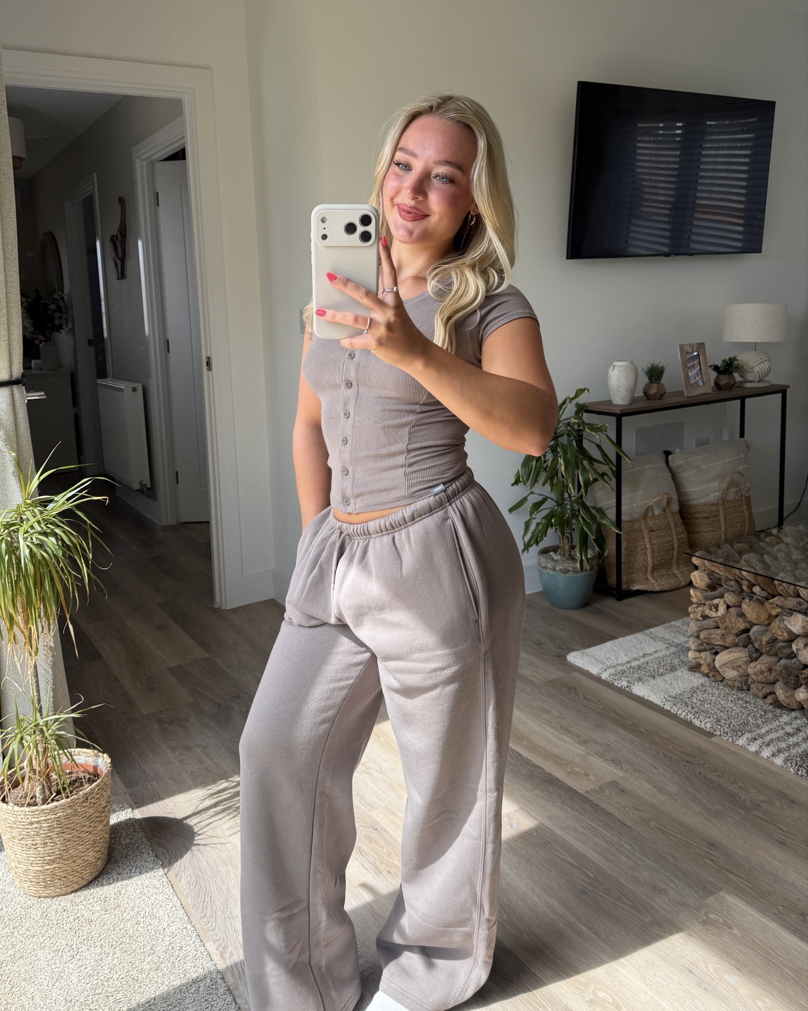 The perf cosy fit🧦🤍 
Cardigan size small 
Joggers size XS short (I’m 4’11”)
Discount code MILLIECOOMBES

#LTKuk #LTKfitness #LTKpetite