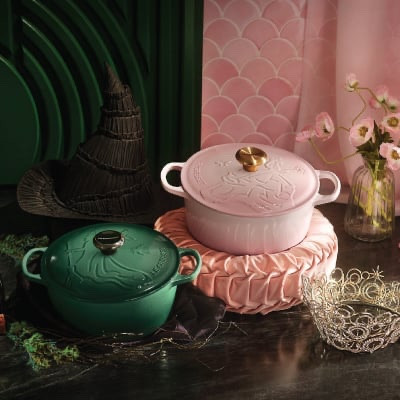 The Wicked x Le Creuset Dutch Oven Collection is here and it’s stunning!
💚✨🩷
#wicked #dutchoven #glinda #elphaba #wickedcollection #expressyourself

#LTKHome