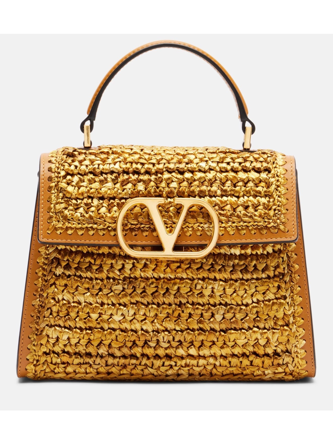VALENTINO GARAVANI
VSling Small top-handle bag

timeless, structured silhouette defines the VSling top-handle bag from Valentino Garavani. Showcasing the house's dedication to expert craftsmanship, this raffia-effect style is trimmed with smooth leather and features the signature VLogo hardware for a refined finish

#LTKootd #LTKWorkwear #LTKSeasonal