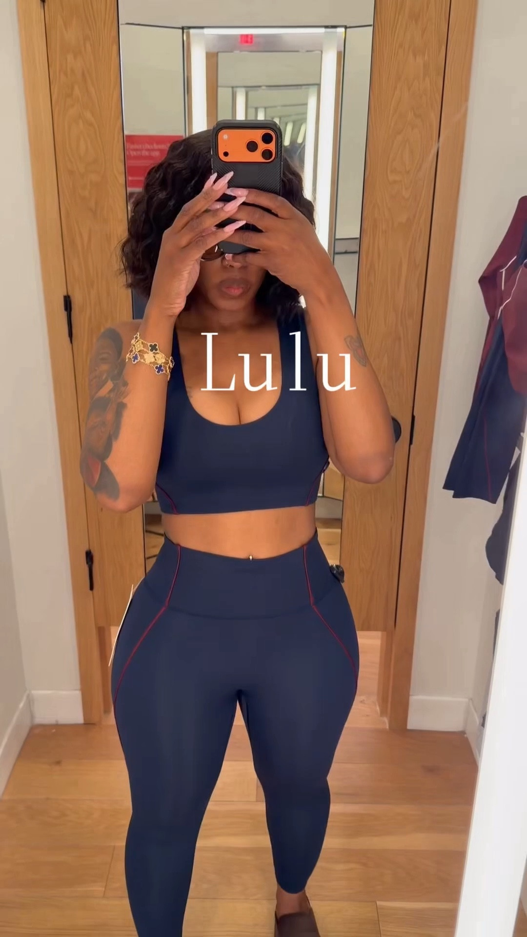 @lululemon 

Size 6 everything 