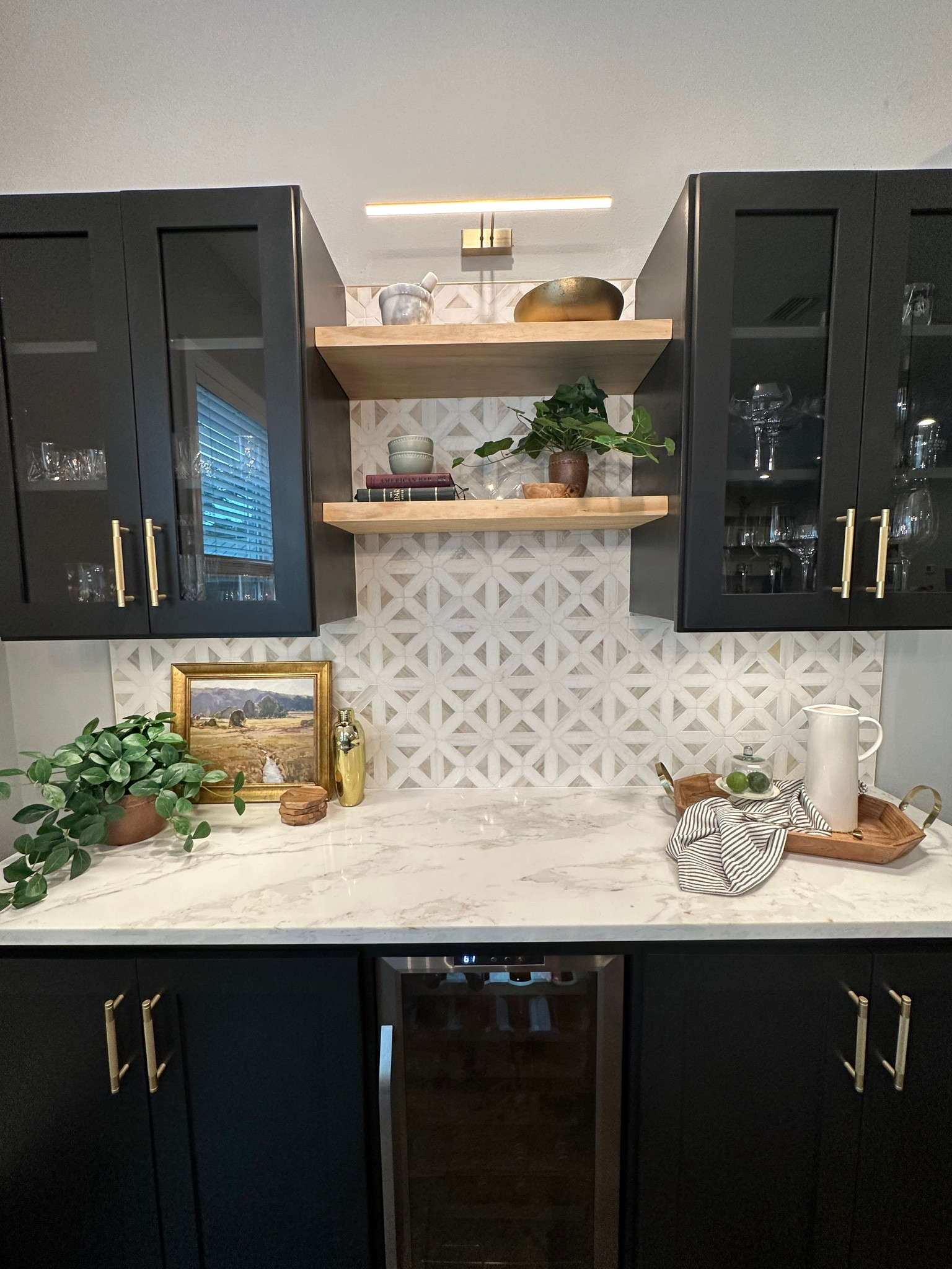 Elevate your bar area with these budget friendly picks🙌🏼🍸


#barinspo #barfinds #bardecor #kitchendecor #kitcheninspo #barupdate

#LTKSaleAlert #LTKHome #LTKFindsUnder50