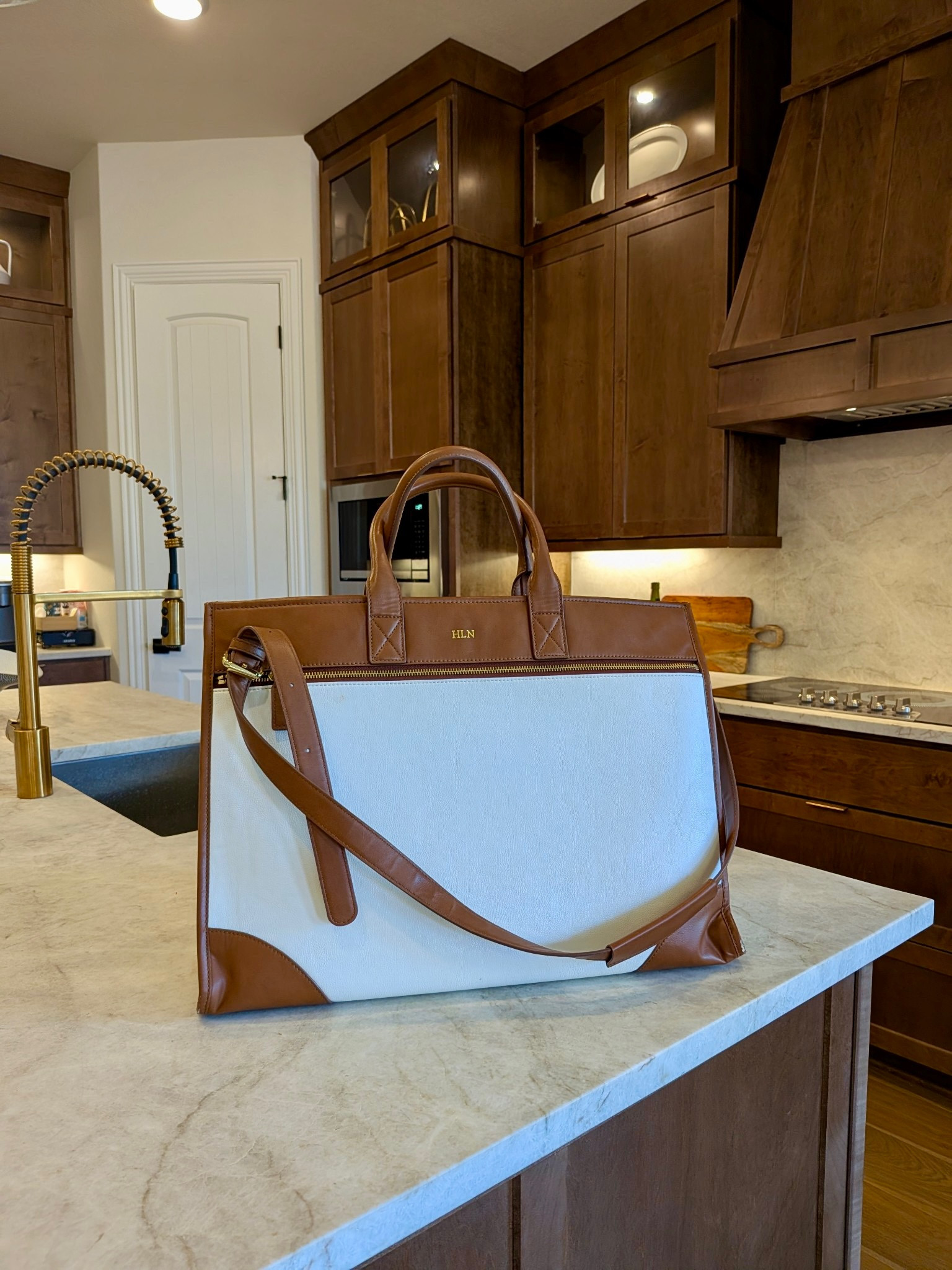 Favorite Work Bag, Everyday Work Bag, Bag for Work, Office Bag, Laptop Bag, Carry All, Leather Bag, follow me for more 🖤

#LTKWorkwear #LTKItBag #LTKTravel