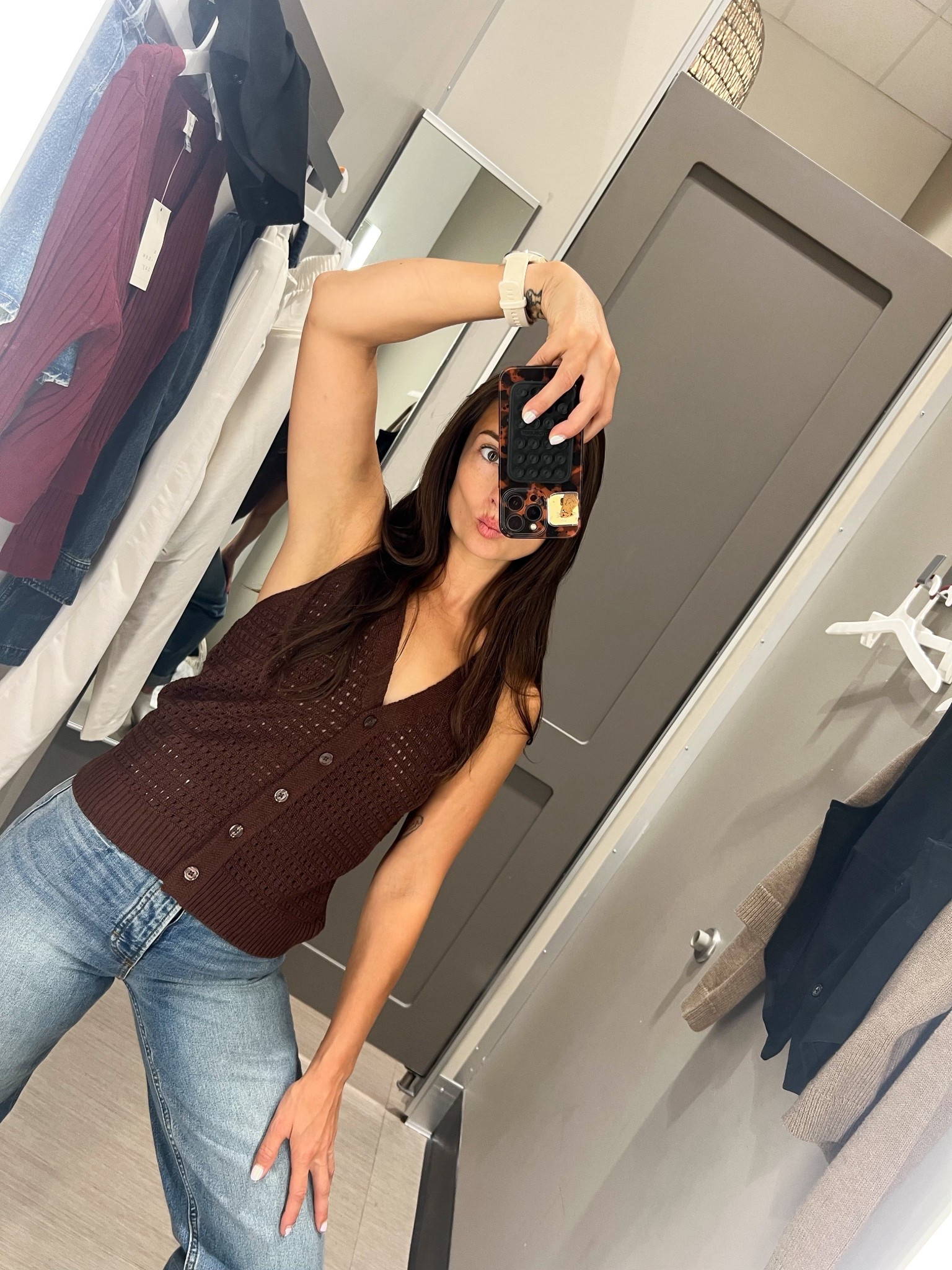 Target try-on! This cozy sleeveless knit top is a must-have under $50 — so easy to style with your favorite jeans for that effortless pre-fall look 🍂✨ Linking it all for you on my LTK!

🖤 Wearing size small
🛍️ Affordable + chic


#LTKStyleTip #LTKFindsUnder50 #LTKU


#LTKU #LTKFindsUnder50 #LTKStyleTip