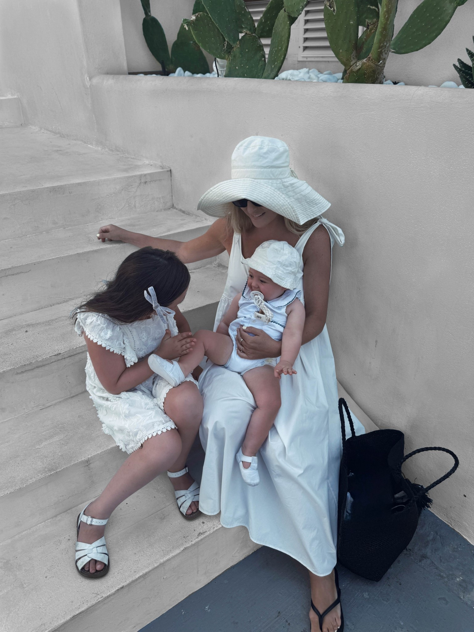 I can’t believe I forgot to post these set of pictures from Crete! Good I found them because I don’t have any new ones with both of them. It’s been so hot here that we’ve been repeating all our summer outfits with little to no change. Now it’s time for me to sort the kids wardrobes for fall (it will come eventually). 

—————————————————————

No puedo creer que se me pasara compartir estas fotos de verano en Creta. Como no tengo nuevas con los dos creo que es el momento idóneo antes de que se nos vaya el calor. Estoy empezando a organizar el armario de los peques para otoño (esto de tener dos de edades tan dispares niño y niña lo hace aún más complejo). Llevamos repitiendo la ropa de verano sin parar y ya toca entrar de pleno en la nueva estación aunque el tiempo no lo haga. 
.
.
.
.


#LTKkids #LTKfamily #LTKespana