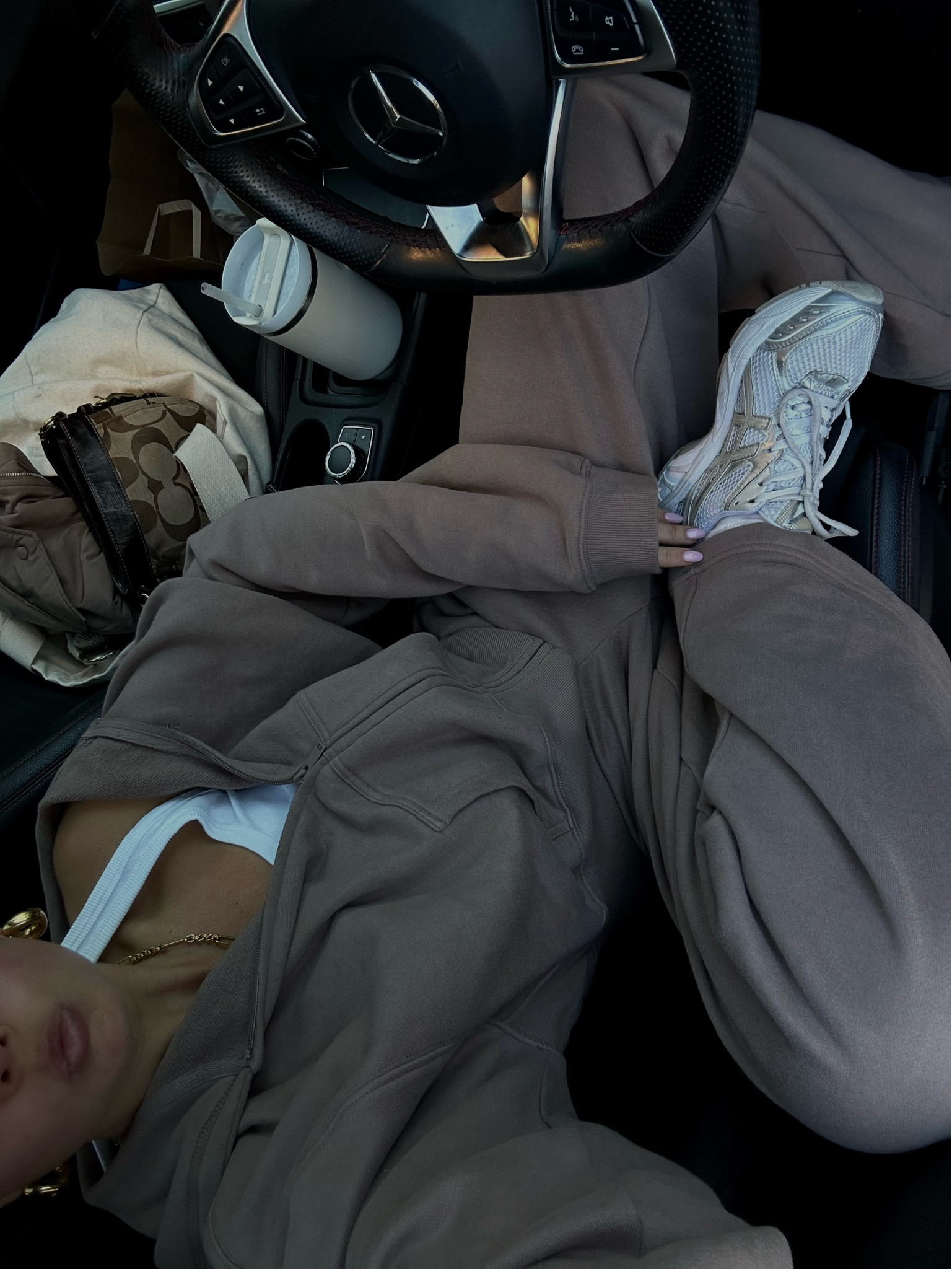 comfy fit 

#LTKwinter #LTKaustralia #LTKtravel