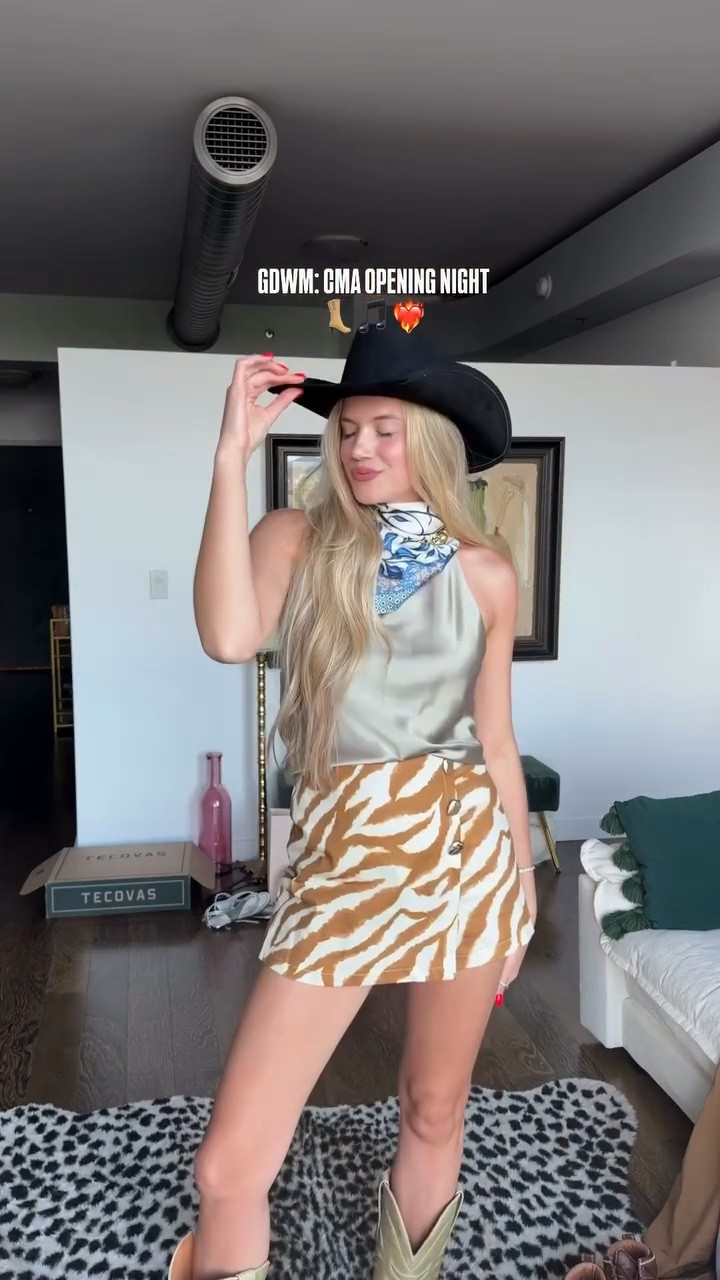 The greens this season are speaking to me 👢🍸🫒 Brought to you by @zara, @vici , and @tecovas 

Comment WANT and I’ll send you links!

#outfitinspo #styleinspo #ltkstyletip #cmafest #stylediary