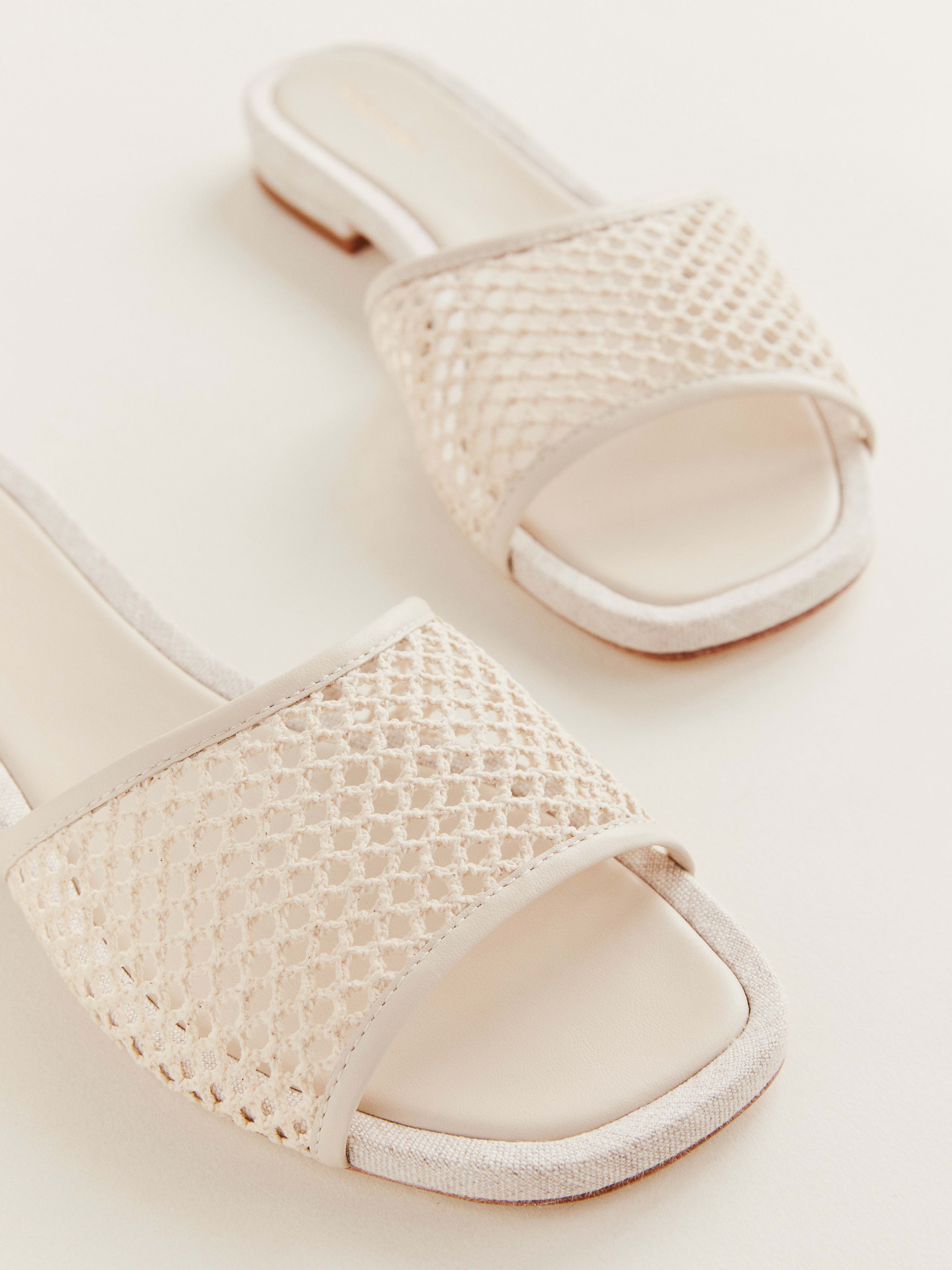 Eliza Flat Sandal | Reformation (Global)