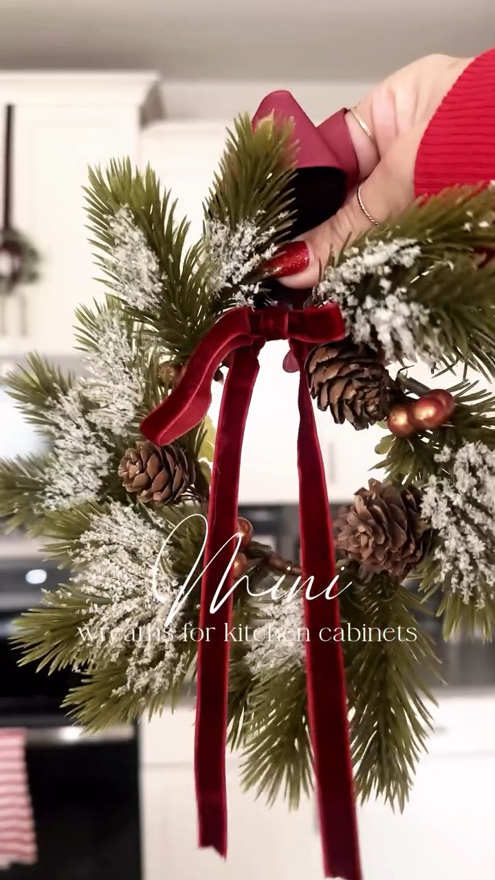 Bring your kitchen to life with these mini cabinet wreaths — the cutest Christmas detail! 🎄✨
Added velvet ribbon + tiny bows… and WOW, instant holiday charm. 🤍

🛍️Comment SHOP and I’ll DM you the links!
Follow @camilaestrella.lifestyle for more Christmas decor ideas ✨

#christmasdecor #kitchendecor #holidayhome #christmas2025 #amazonfinds

mini wreaths decor
kitchen cabinet christmas decor
christmas kitchen ideas
mini wreath bow
holiday home styling
christmas ribbon ideas
christmas cabinet wreaths
easy christmas diy kitchen
glam holiday decor 2025
christmas decor aesthetic
kitchen wreath styling
christmas decorations for cabinets
velvet ribbon wreath ideas
amazon christmas finds
neutral glam holiday decor

#LTKHoliday #LTKHome #LTKGiftGuide