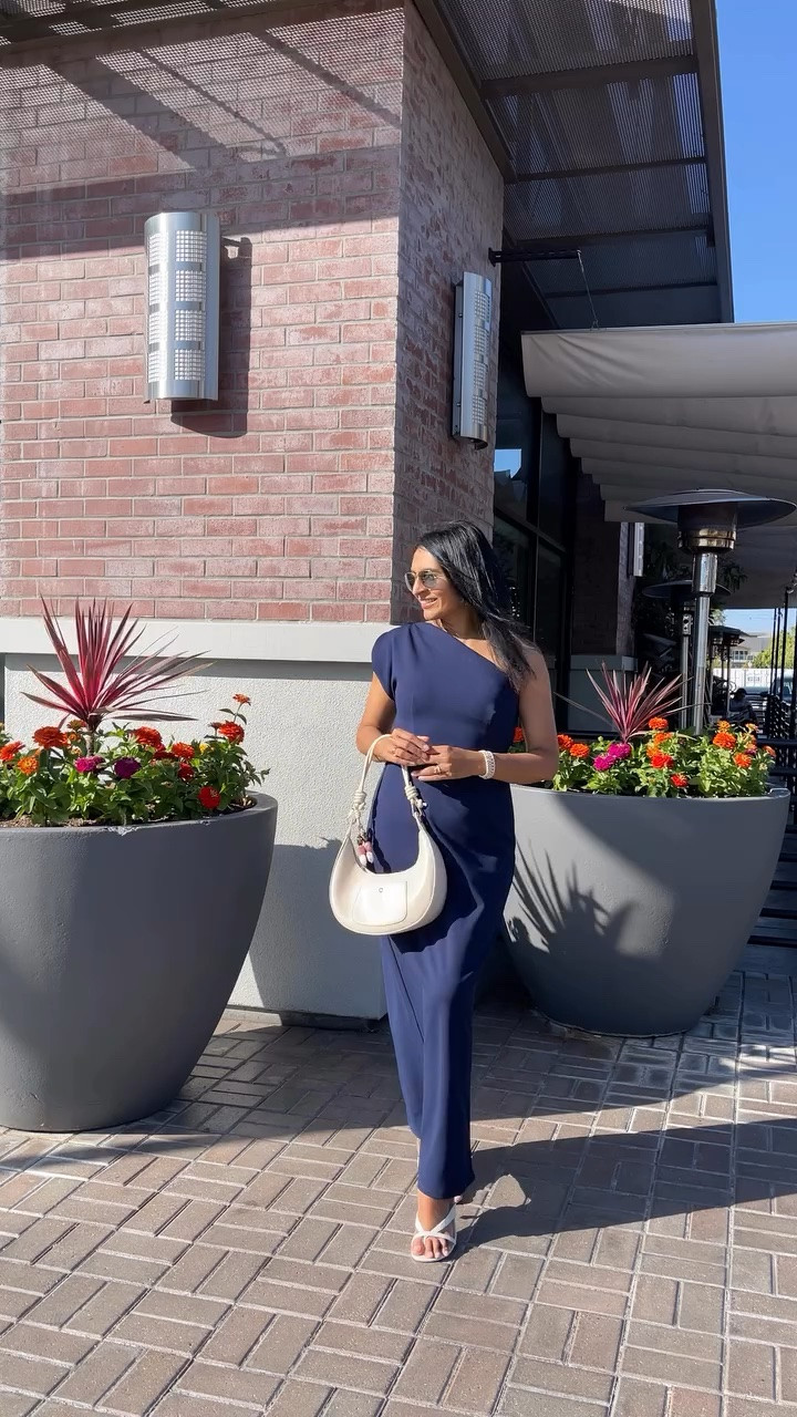 Just 🙏😇 & 💸💸 !! That’s all! 
.
.
.
.Outfit is linked via my @shop.ltk * here 👇

& on my @shopmy * here 👇
.
.
.
#humor #outfits #outfitinspo