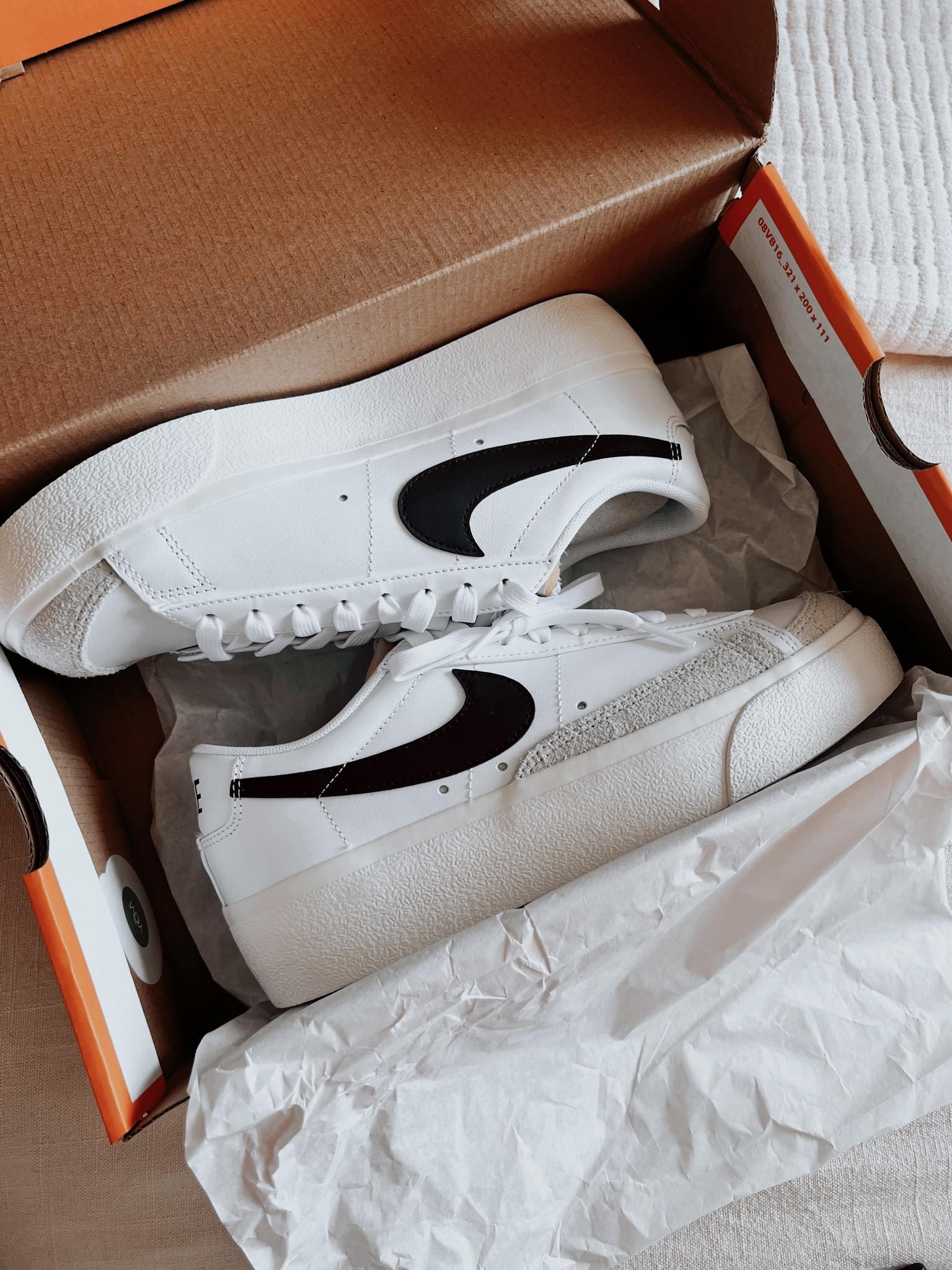 Nike, sneakers, spring shoe, sneaker must, must have shoe, white sneaker, basic shoe 