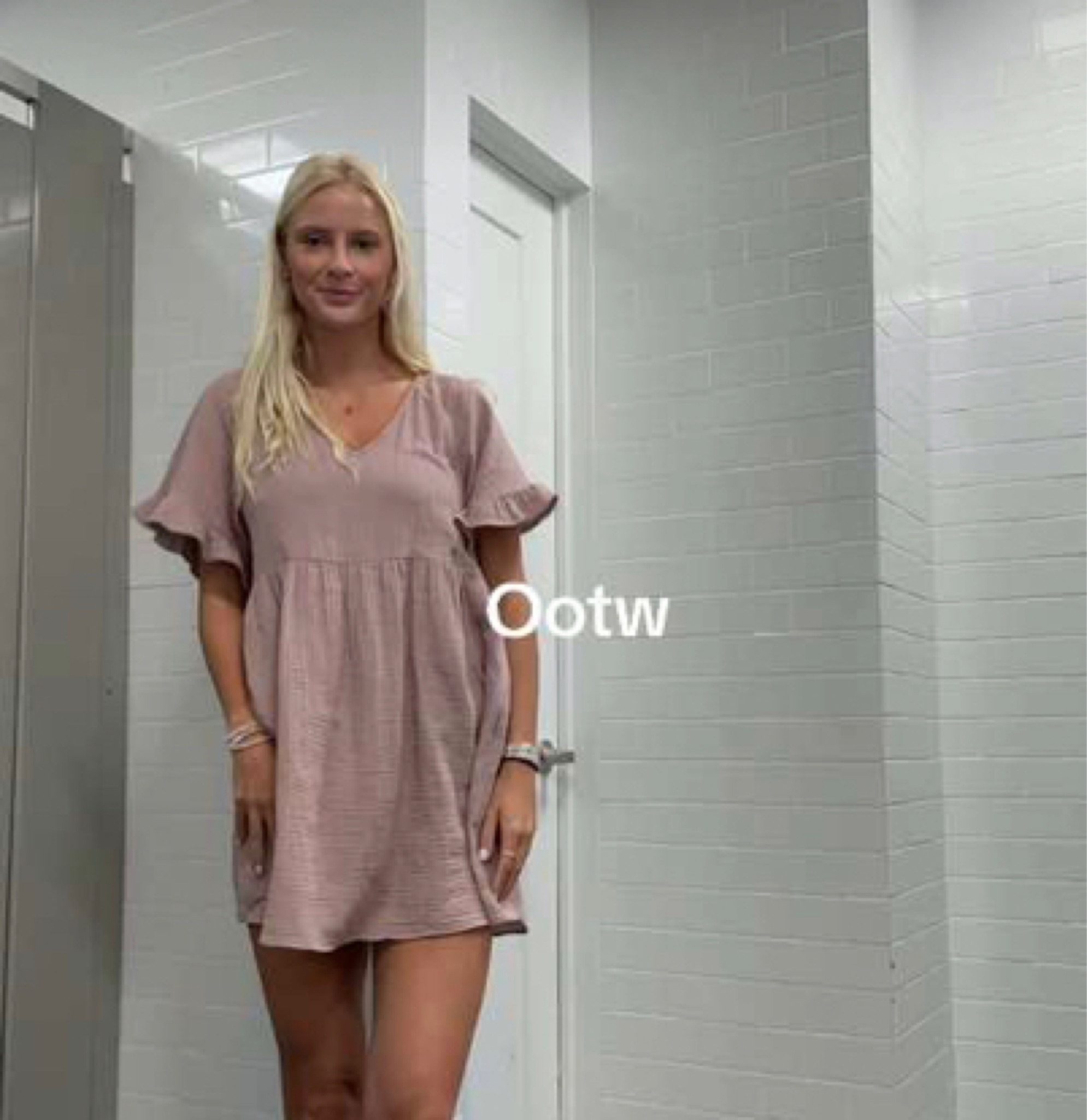 AUGUST 4th OOTW FITS!!!!!! The pink dress is Madewell I can’t find the link:(

#LTKSeasonal #LTKbeauty