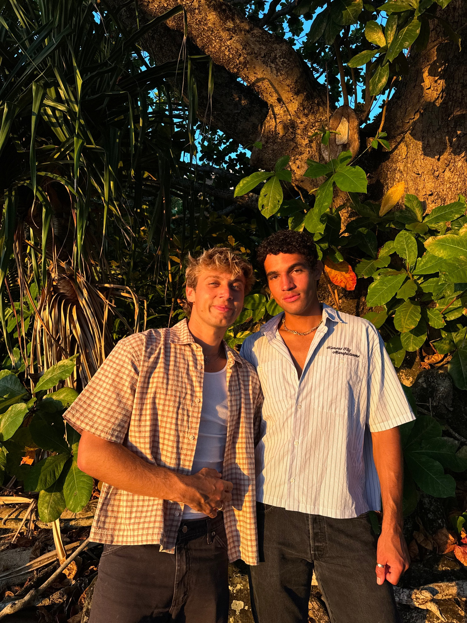 men’s cropped button down shirts 👕 