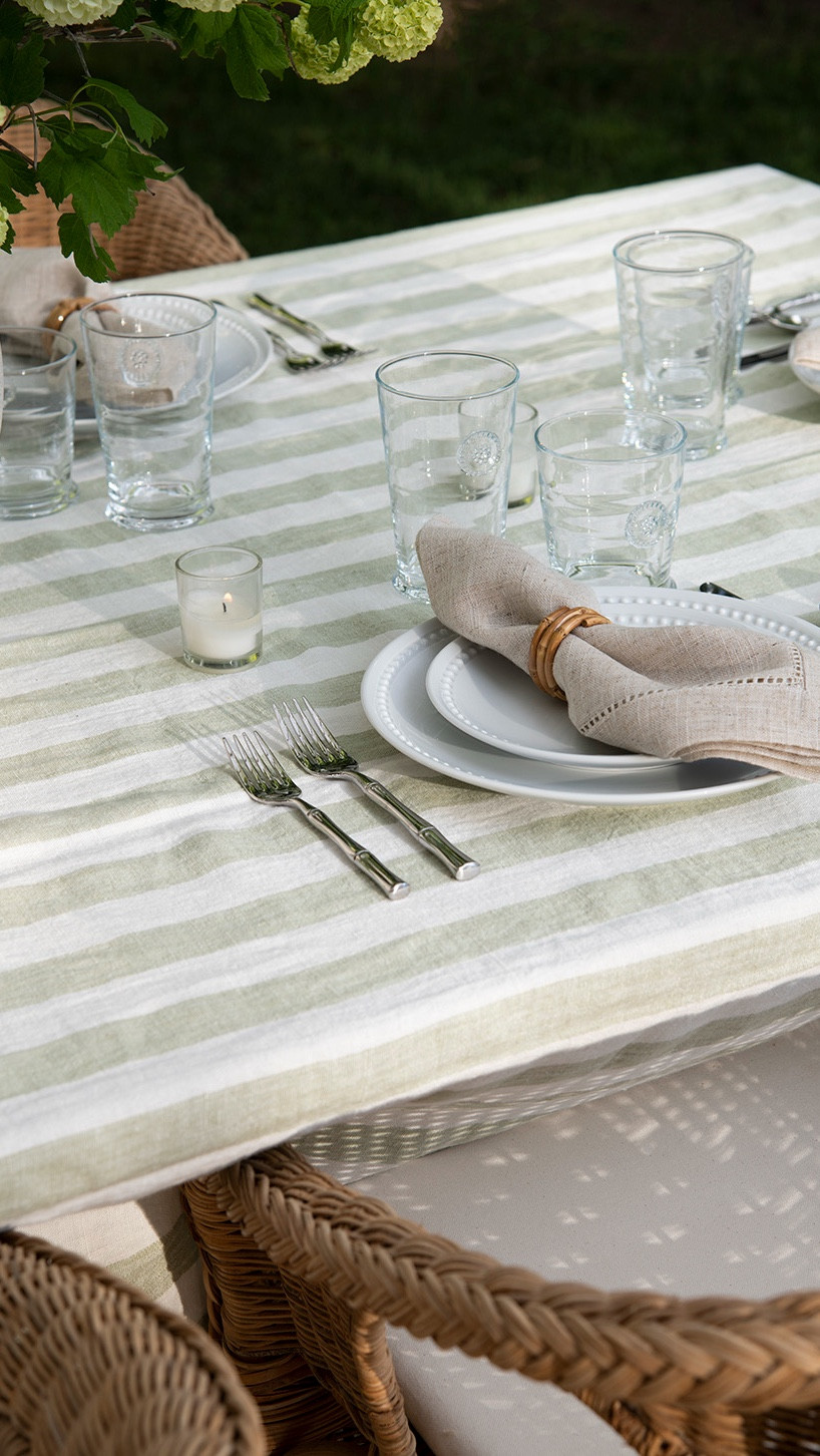 A classic spring tablescape… and my everyday glassware & flatware ￼

#LTKHome