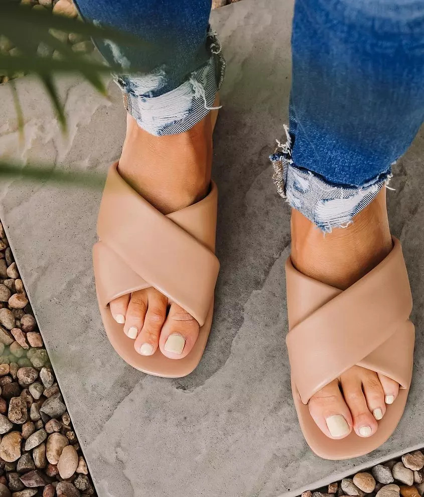 Castle Puffer Sandal | Buckle