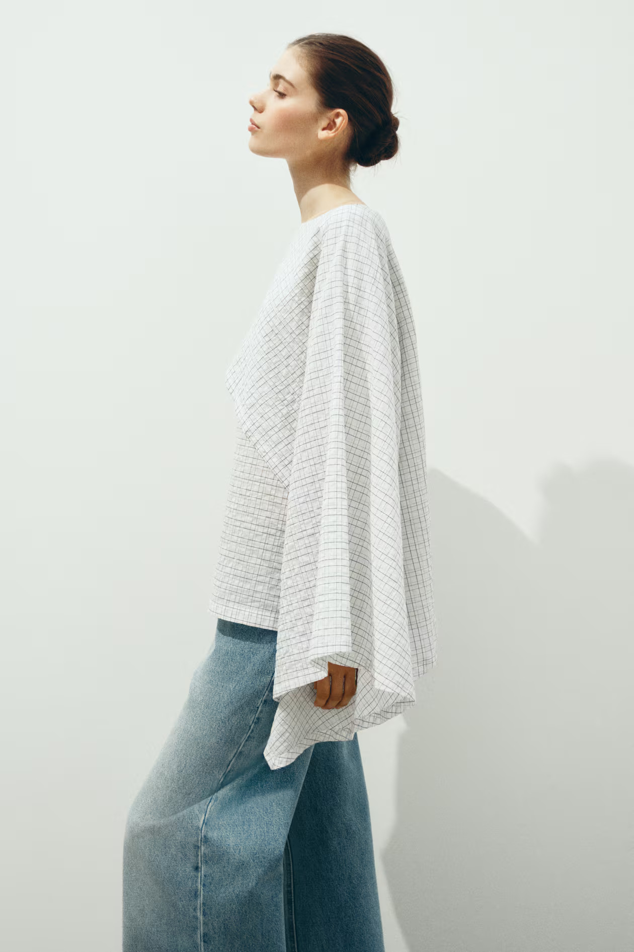Seersucker-Bluse mit Cape-Detail | H&M (DE, AT, CH, NL, FI)
