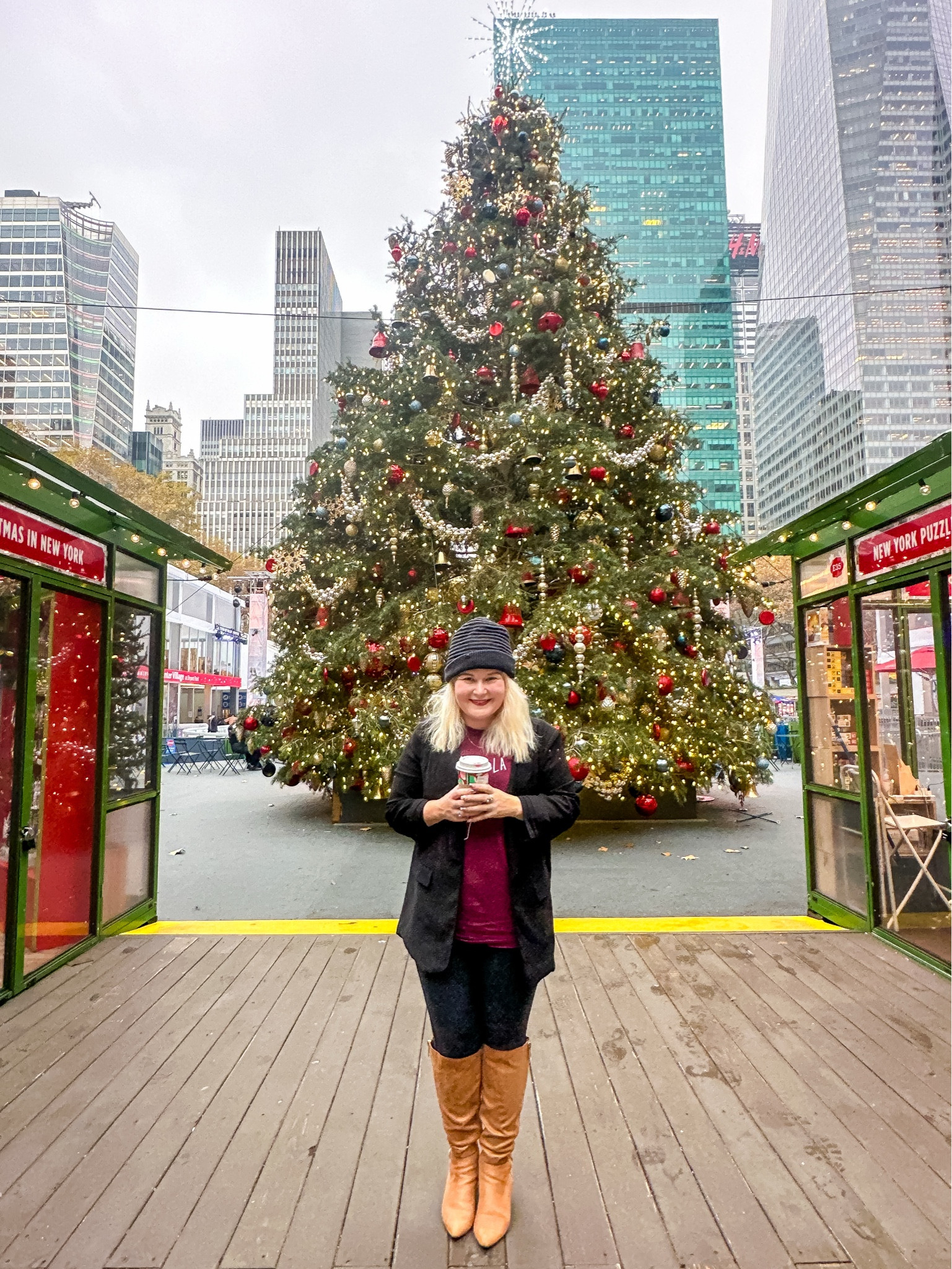 Oh Christmas Tree….🎄

Sometimes you just have to get up early to take in some Christmas decorations and get in an early morning skate sess⛸️

Bonus NO one was around, and I didn’t fall, though if I had it would have been okay, because even in my thirties, falling means I a took a chance and b perhaps learning something new🥰💗


#LTKHoliday #LTKGiftGuide #LTKSeasonal