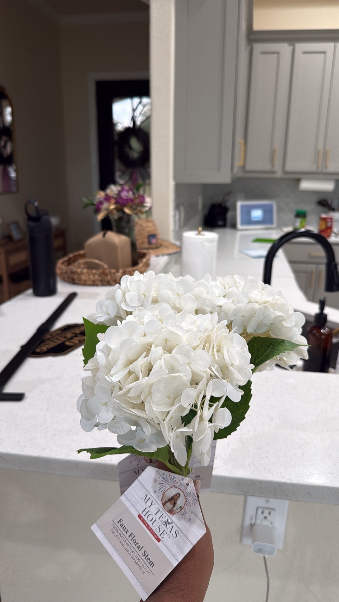 Faux hydrangeas 

#LTKHome #LTKSeasonal