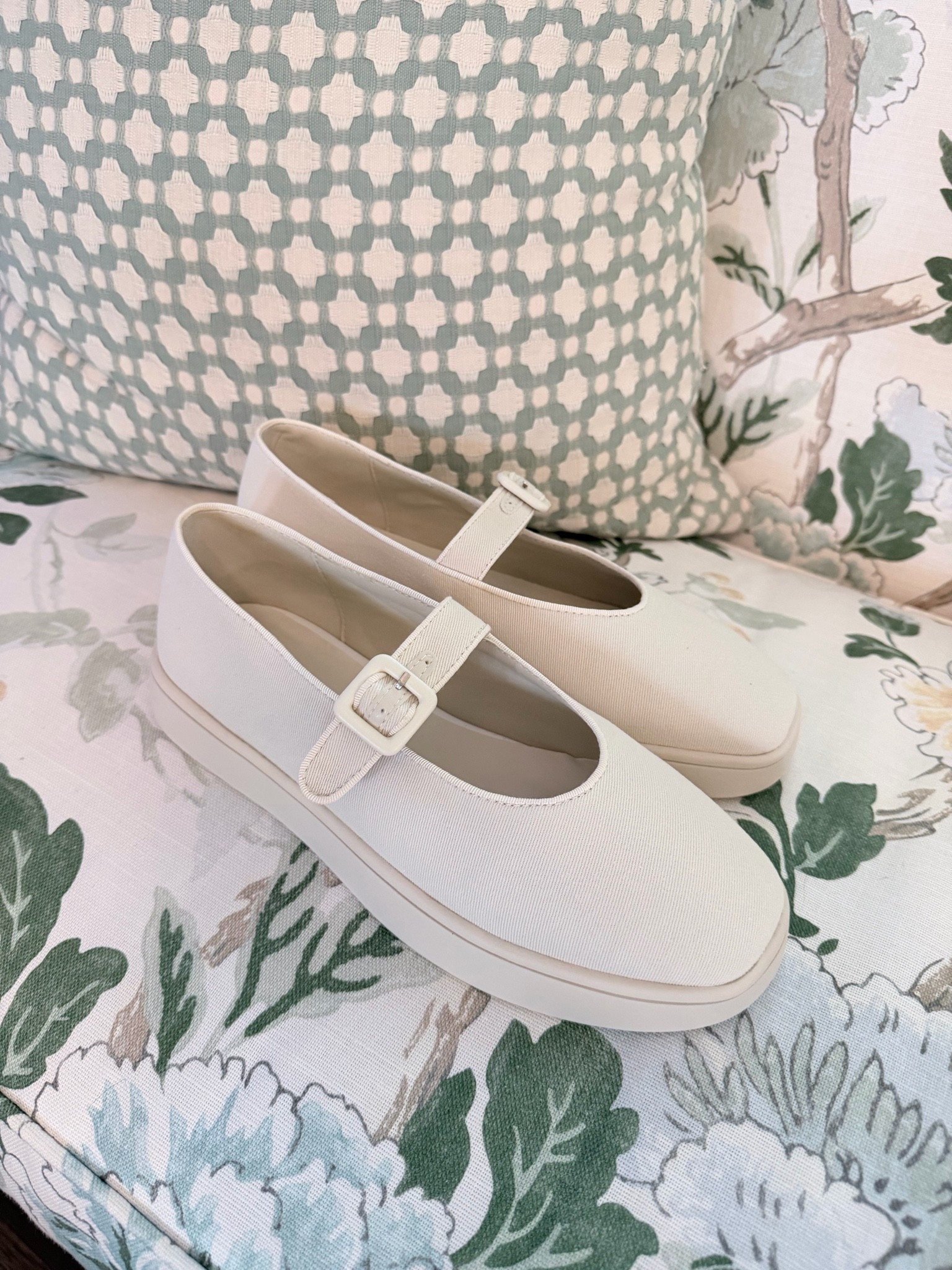 Amazon Mary Jane flats!