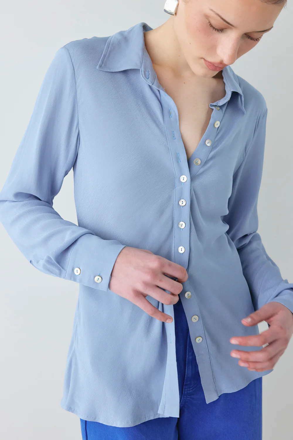Mila Bias Shirt Sky | VRG Grl