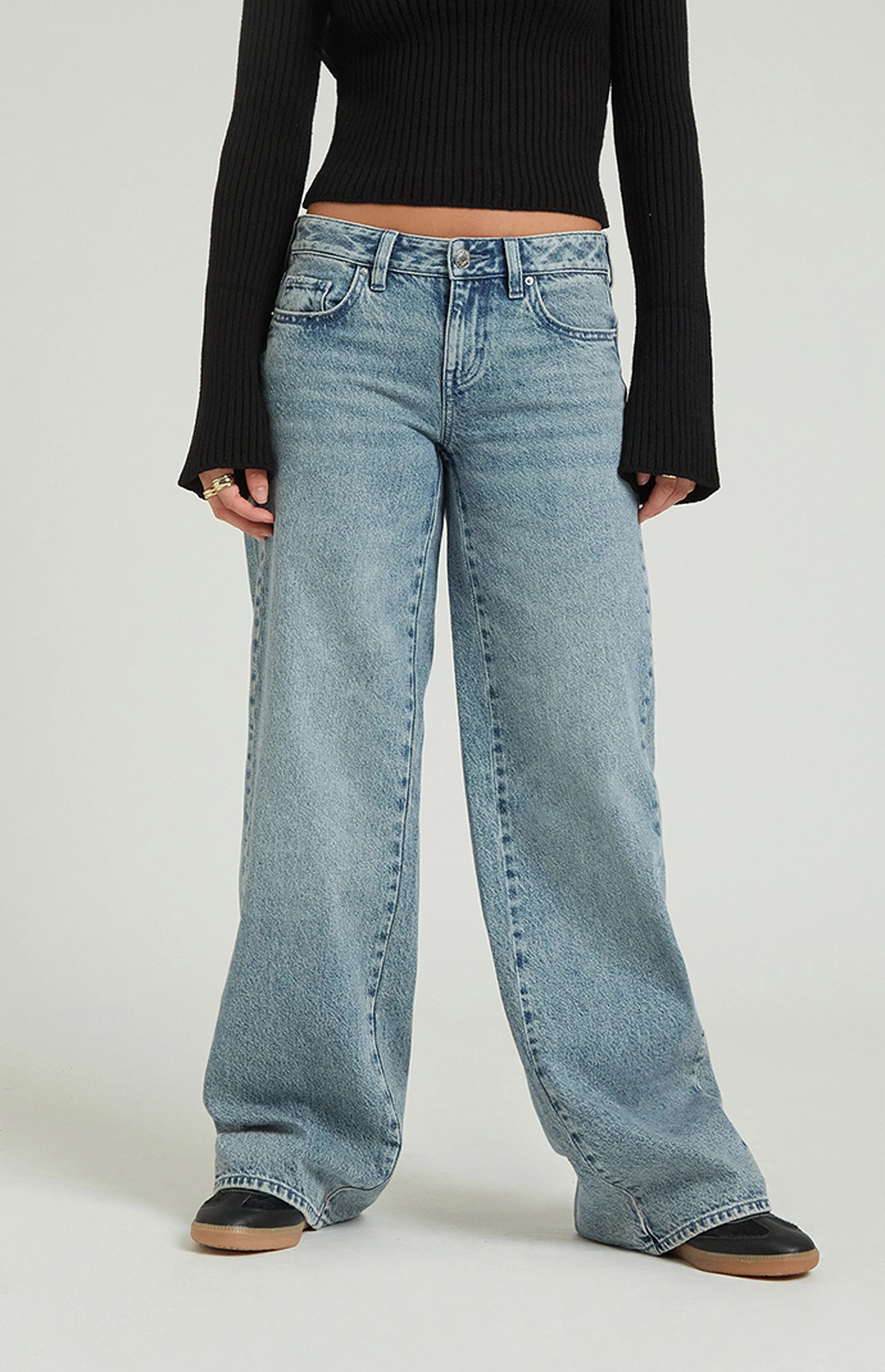 PacSun Casey Medium Indigo Twist Seam Low Rise Baggy Jeans | PacSun