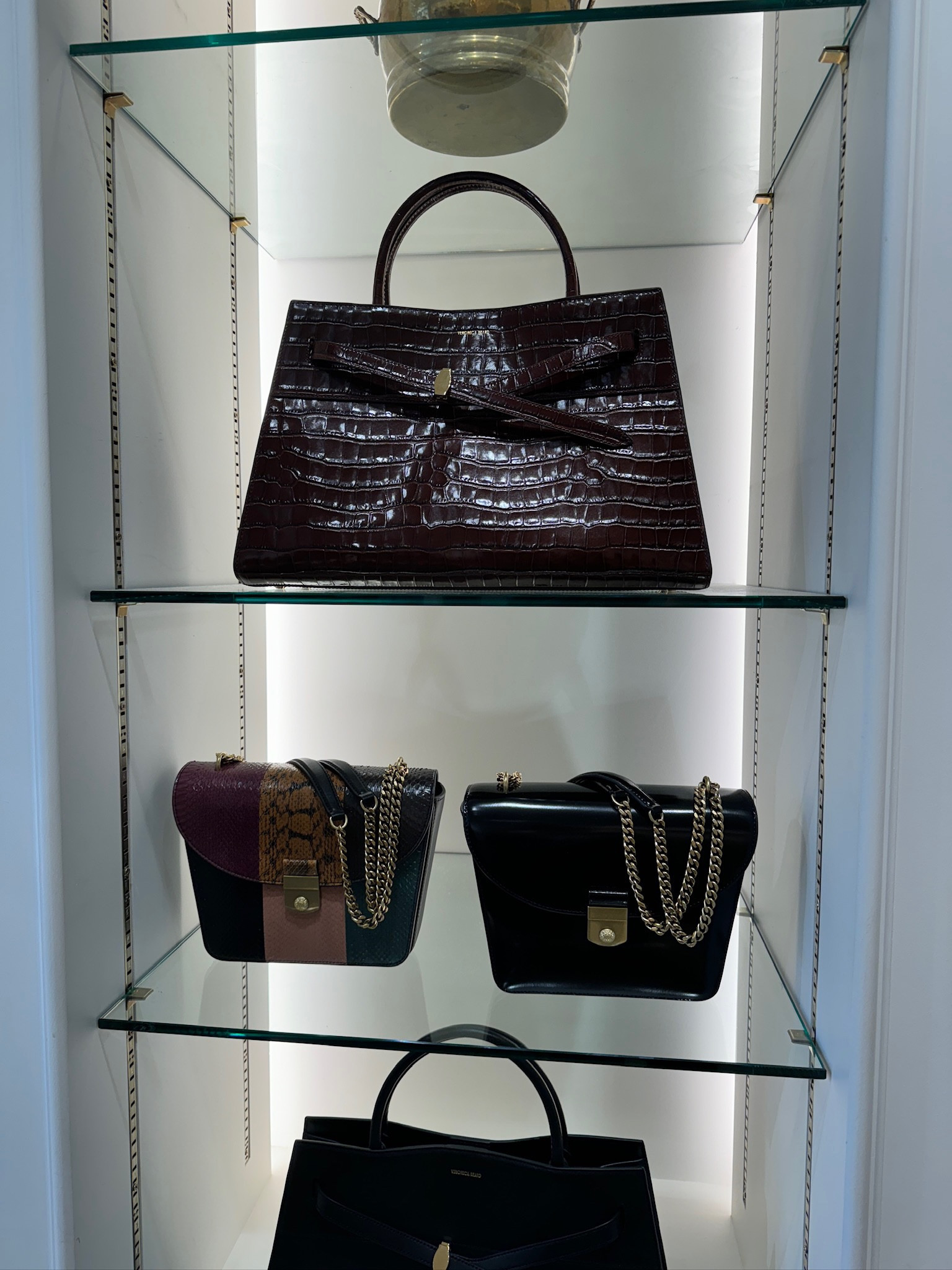 Veronica Beard fall bags | Fall accessories | leather handbags | handbags for fall 

#LTKStyleTip #LTKSeasonal