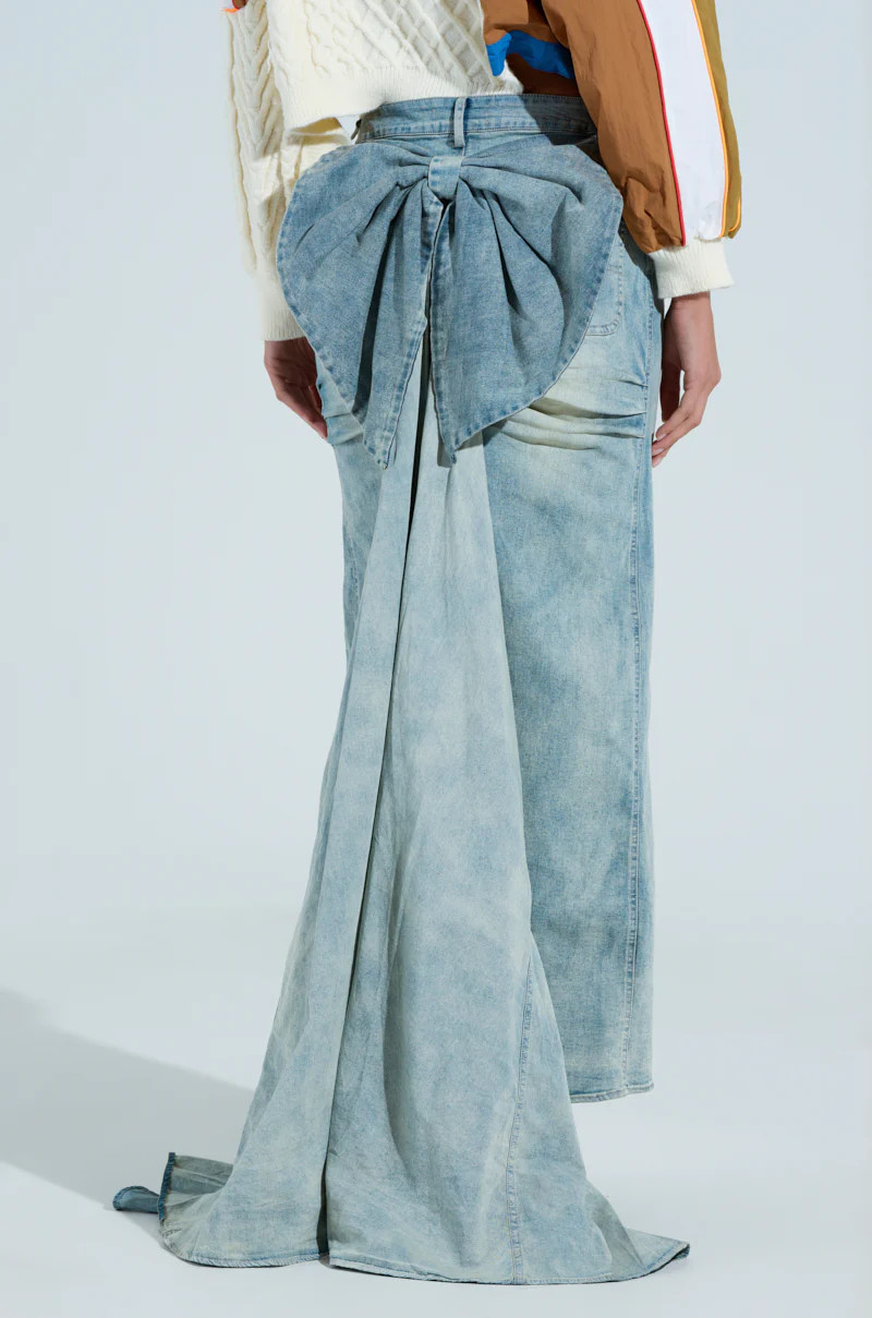 OH THE DRAMA BACK BOW DENIM MAXI SKIRT WITH TRAIN | AKIRA