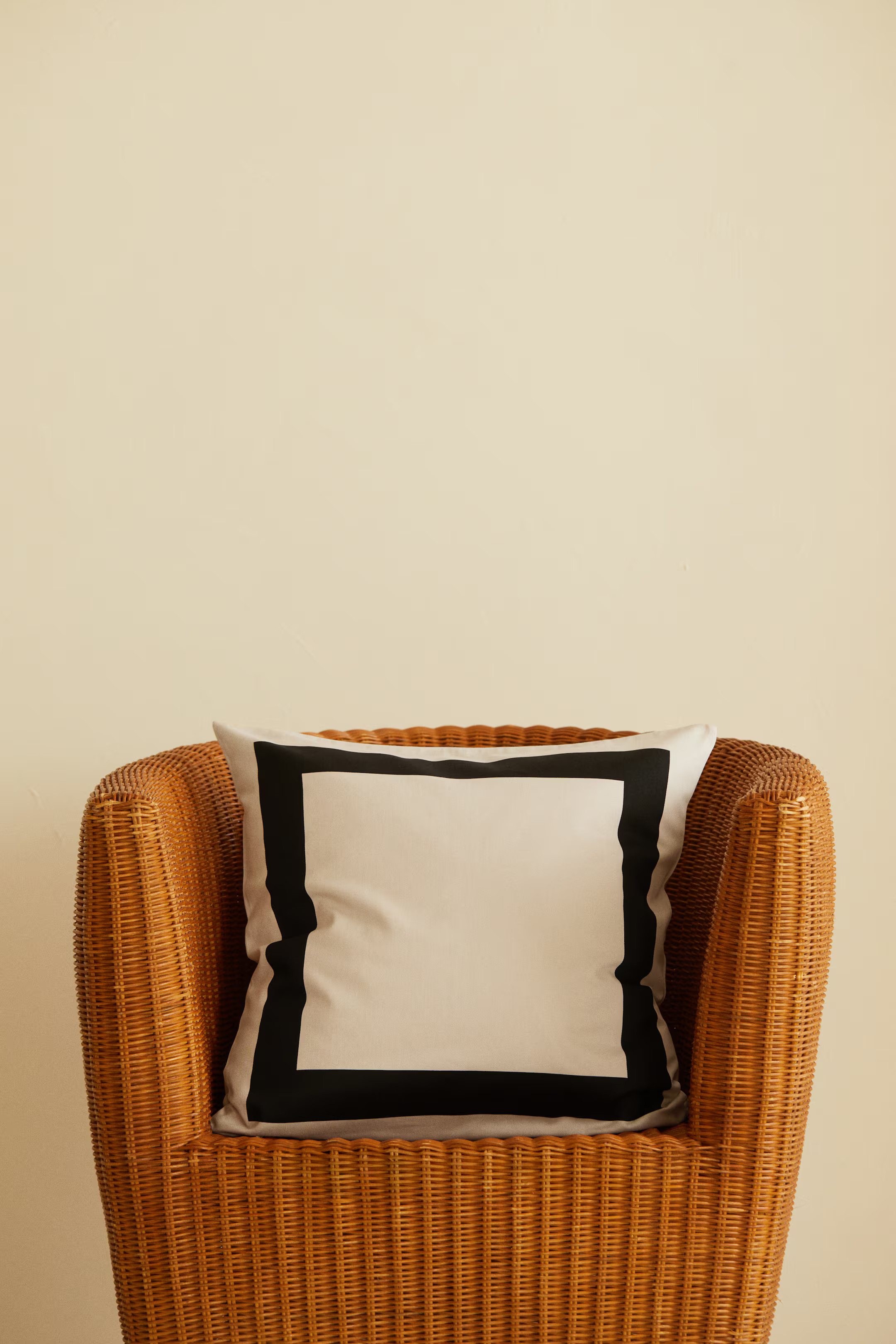 Description | H&M (US + CA)